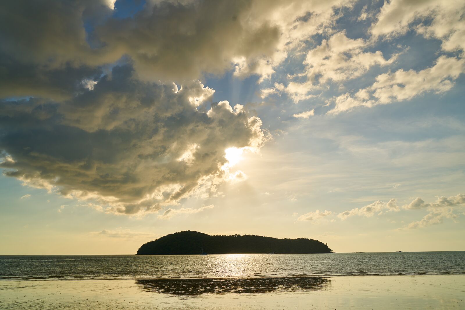 Sony a7R II sample photo. Beach, marine, nature photography