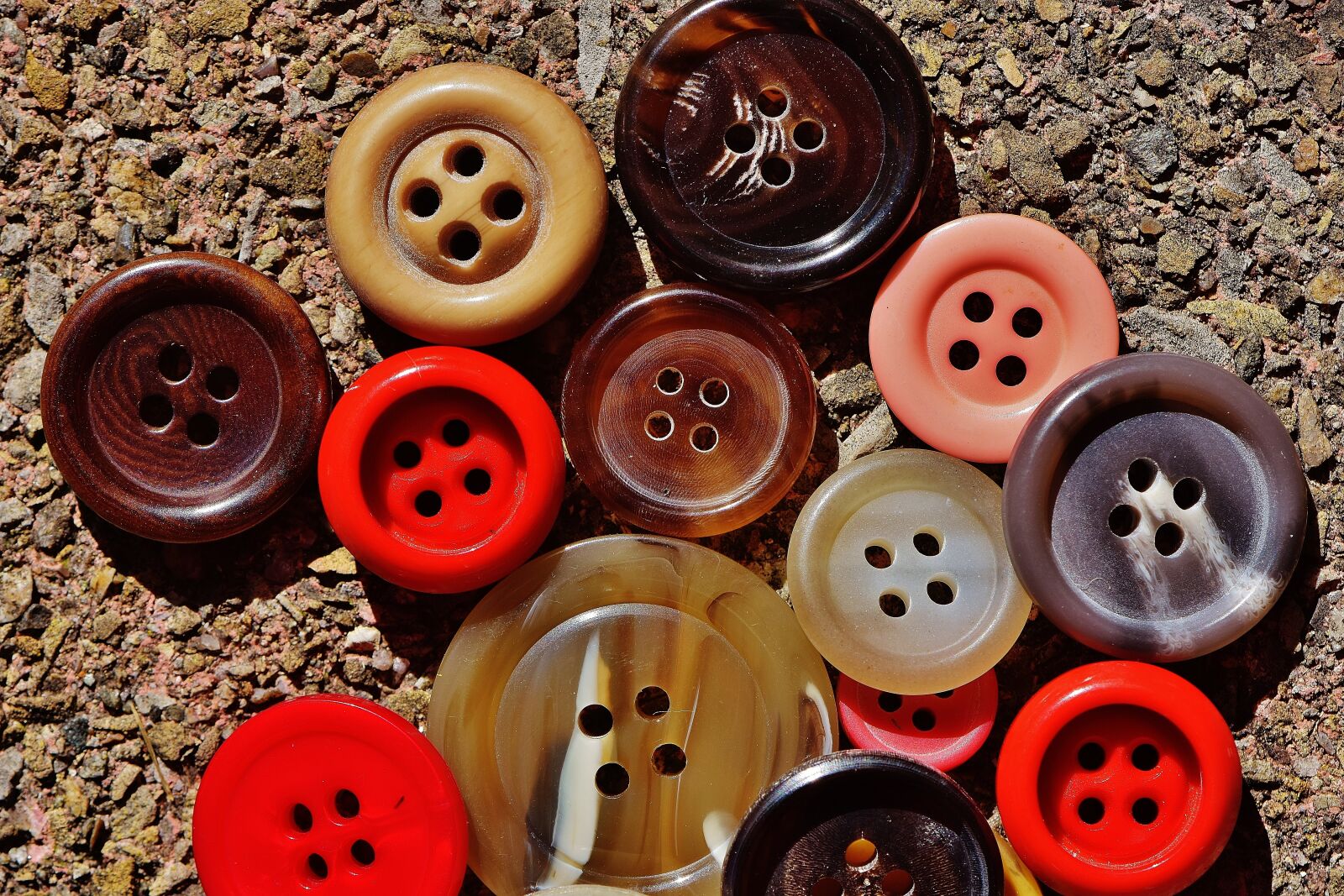 Nikon D7200 sample photo. Buttons, 4 holes, colorful photography