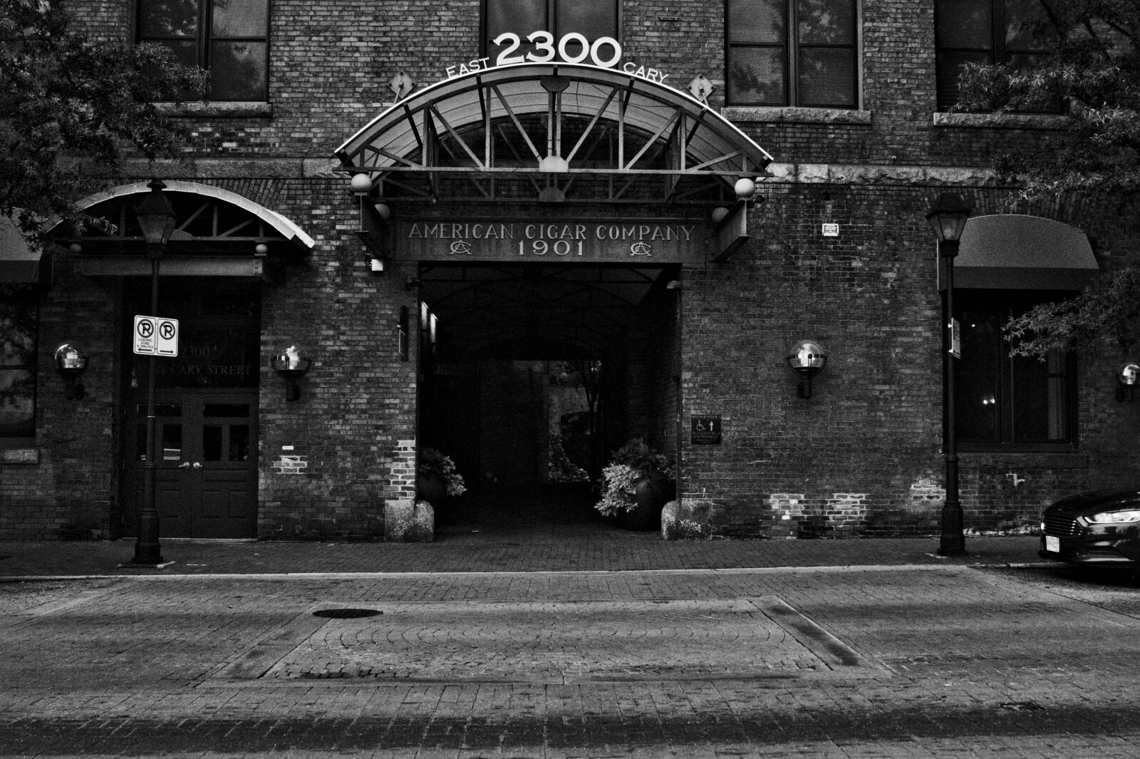 Canon EOS 1100D (EOS Rebel T3 / EOS Kiss X50) sample photo. Cary, street, past, meets photography