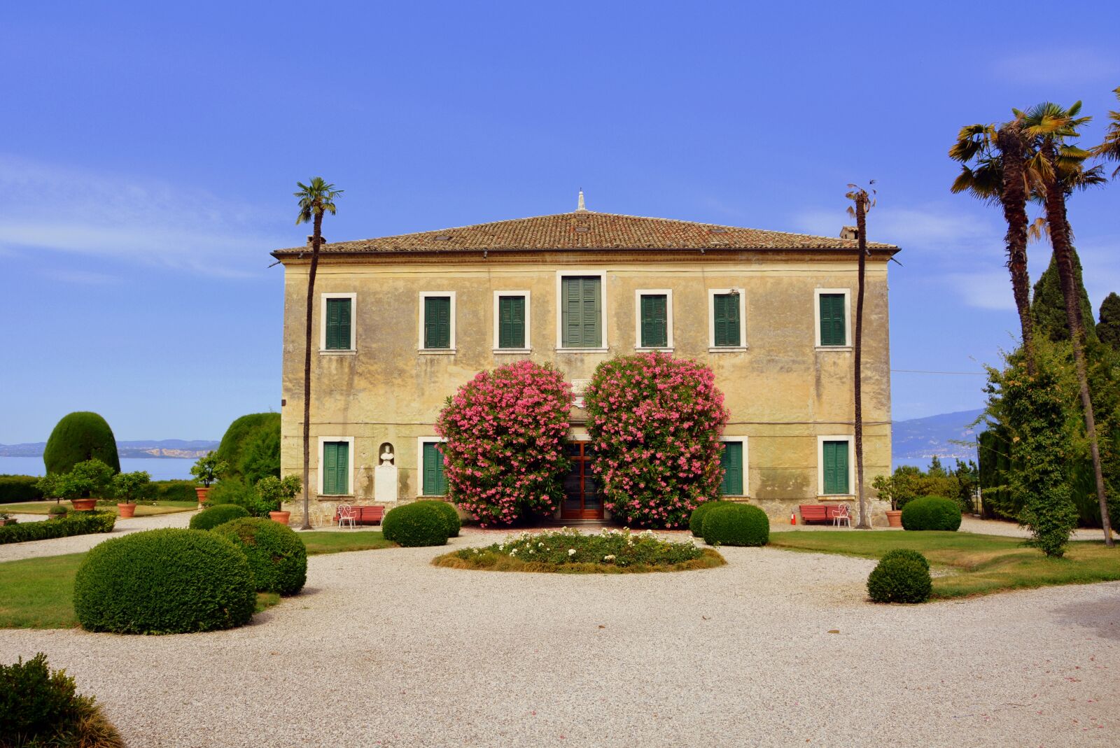 Nikon D7100 sample photo. Villa, square, court photography