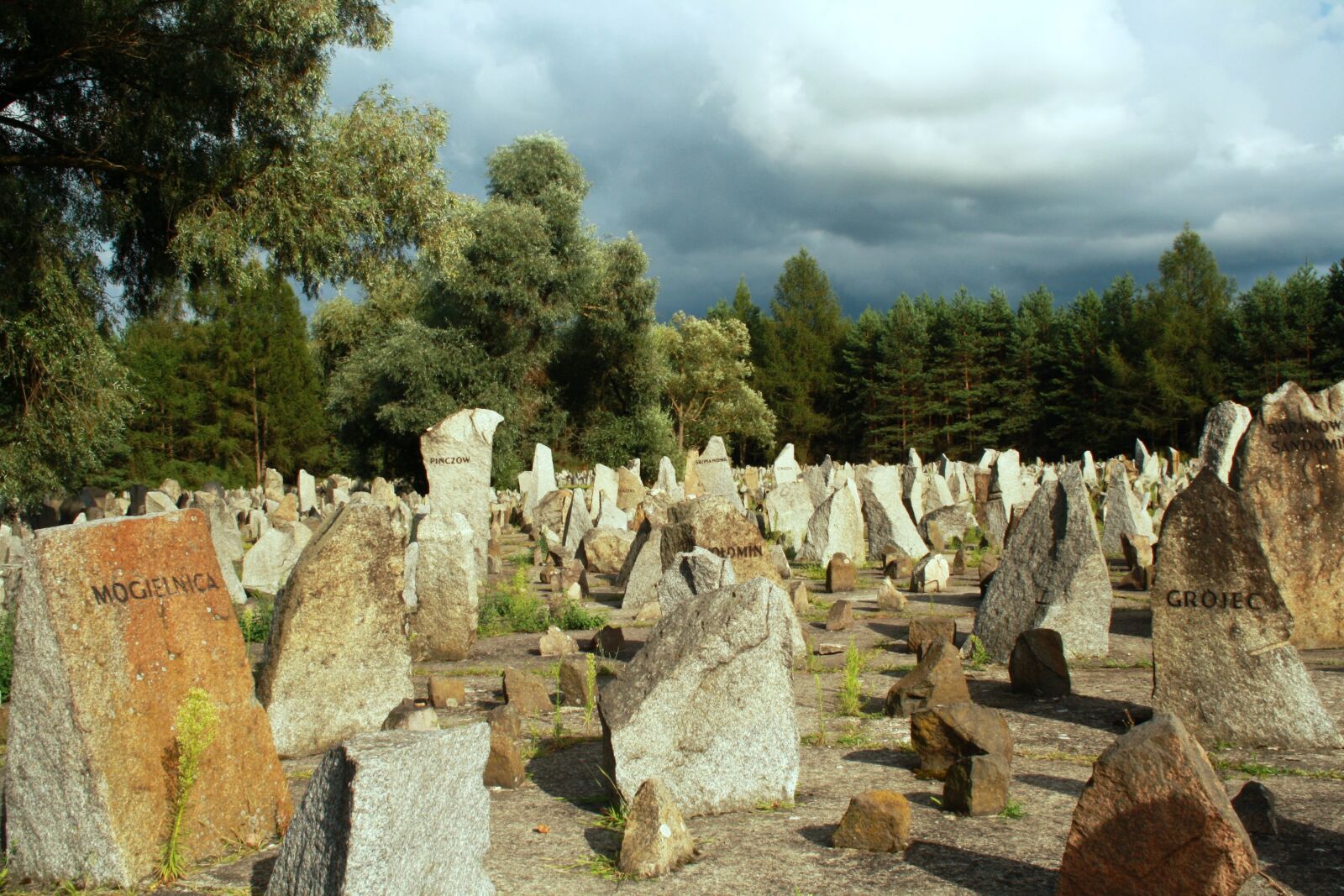 Canon EOS 1000D (EOS Digital Rebel XS / EOS Kiss F) sample photo. Poland, treblinka, concentration camp photography