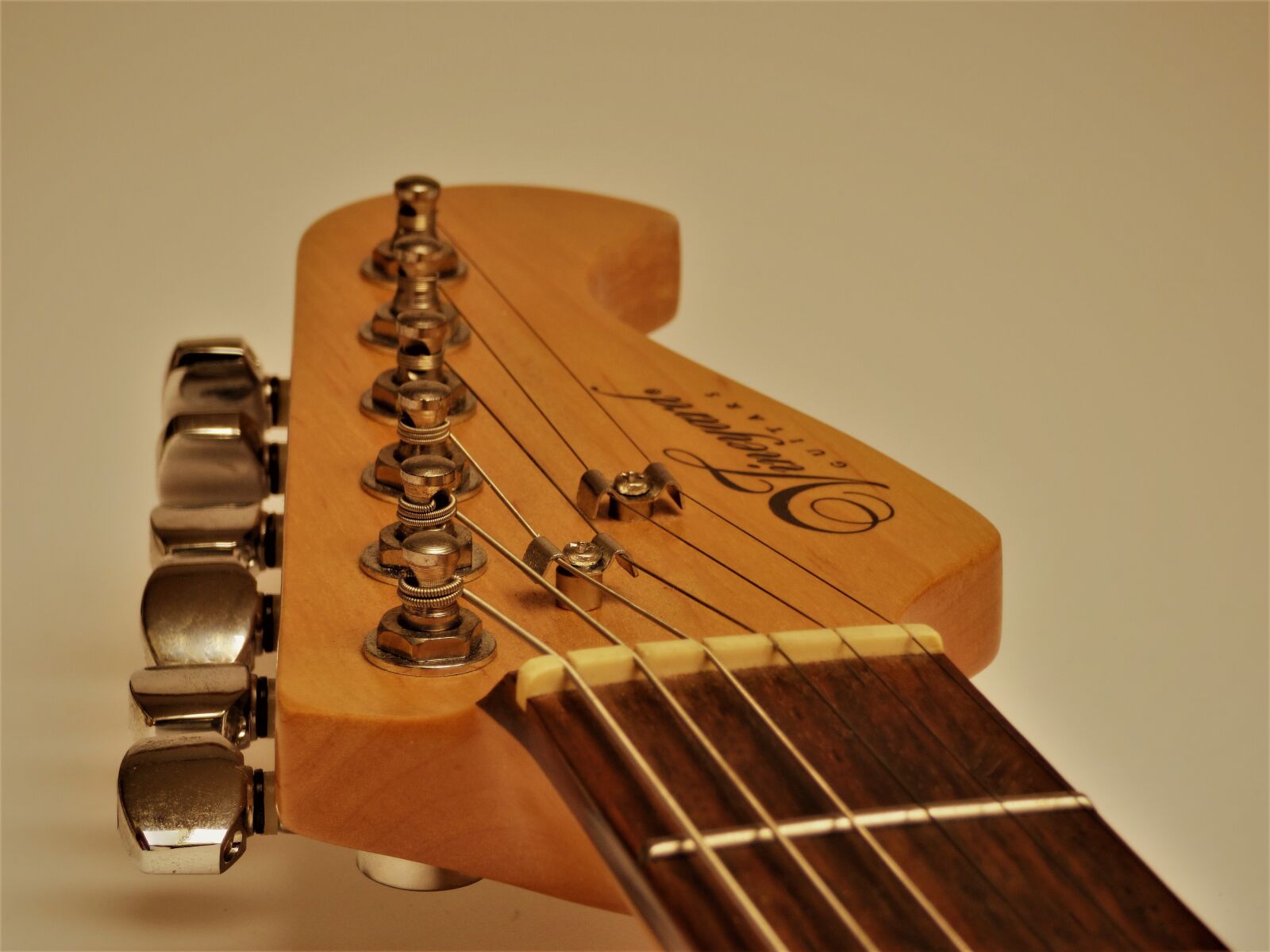 Panasonic DMC-FZ72 sample photo. Guitar head, guitar, strings photography