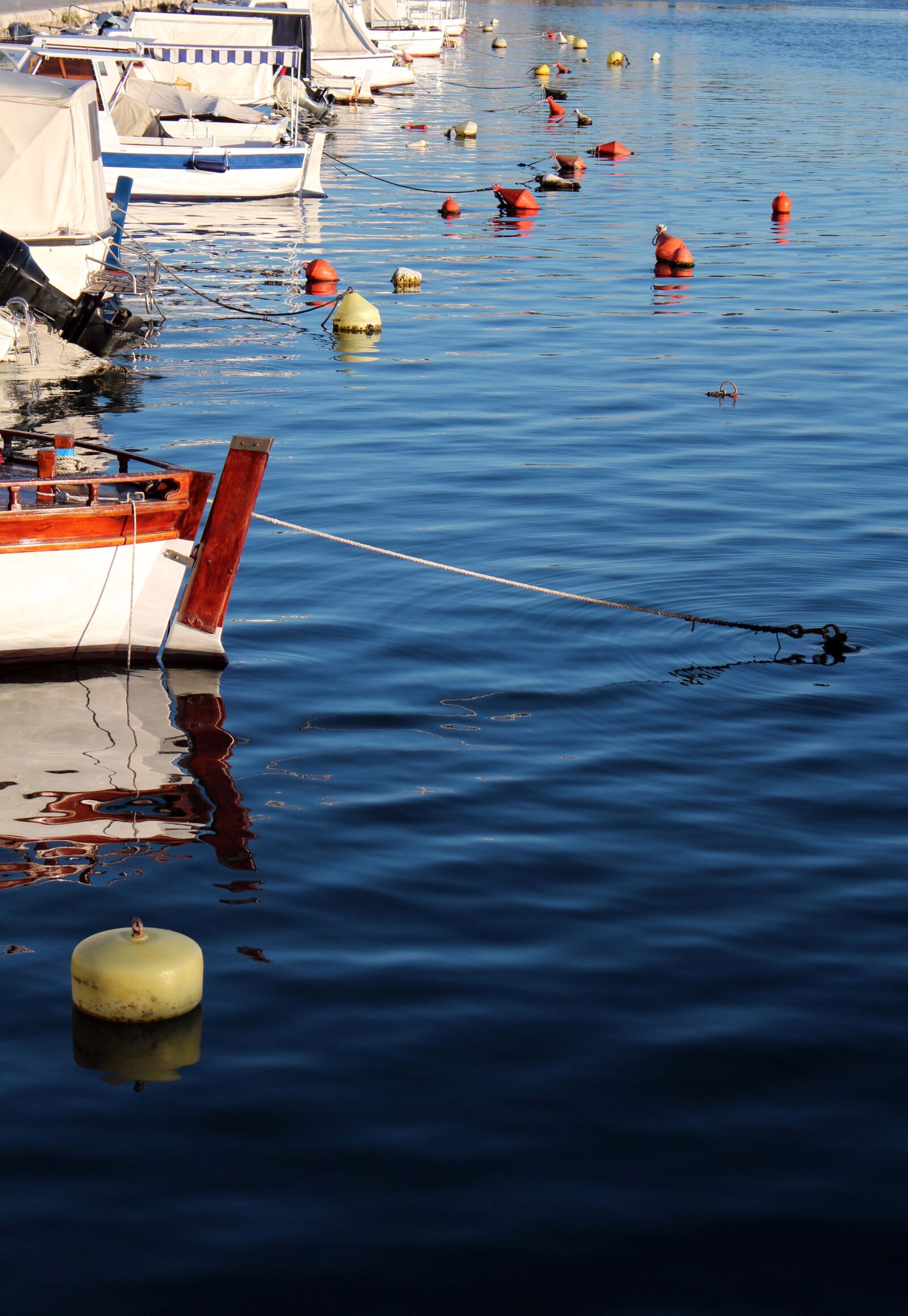 Canon EOS 600D (Rebel EOS T3i / EOS Kiss X5) sample photo. Port, water, boje photography