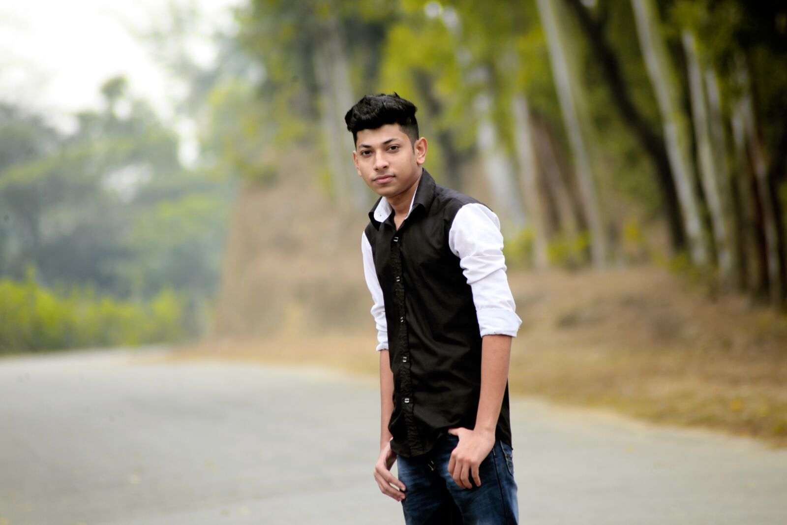 Canon EOS 5D Mark II sample photo. White space, street, outdoors photography