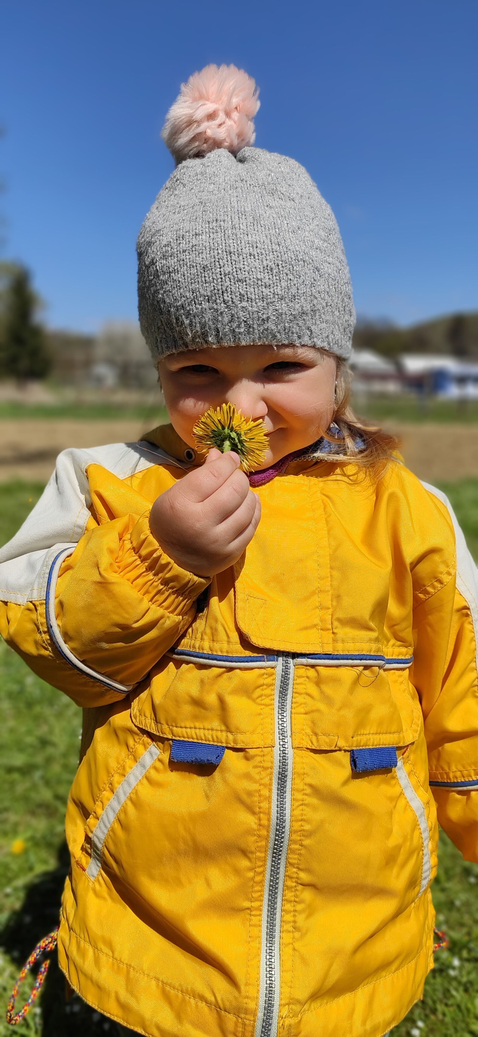 Xiaomi MI CC 9 sample photo. Girl, flower, yellow photography