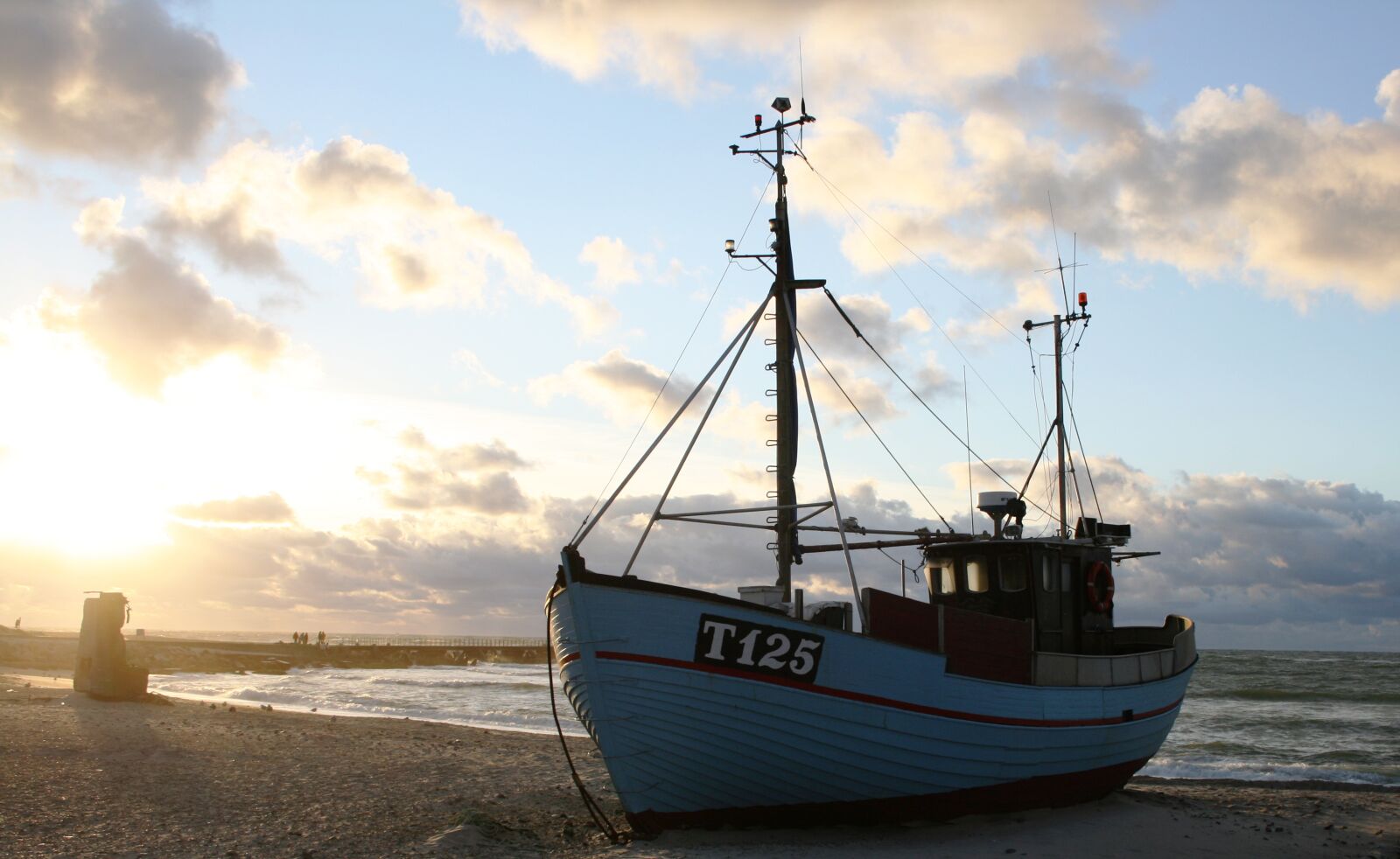 Canon EOS 400D (EOS Digital Rebel XTi / EOS Kiss Digital X) sample photo. Boat, cutter, fishing vessel photography