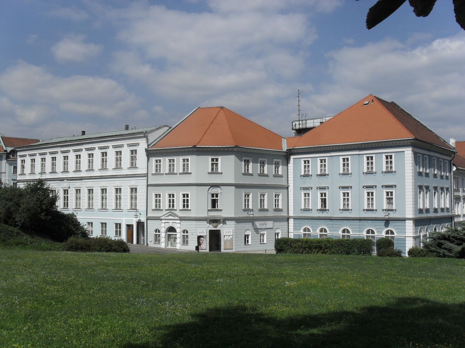 Samsung ES15 / VLUU ES15 /  SL30 sample photo. Teplice, beethoven, building photography