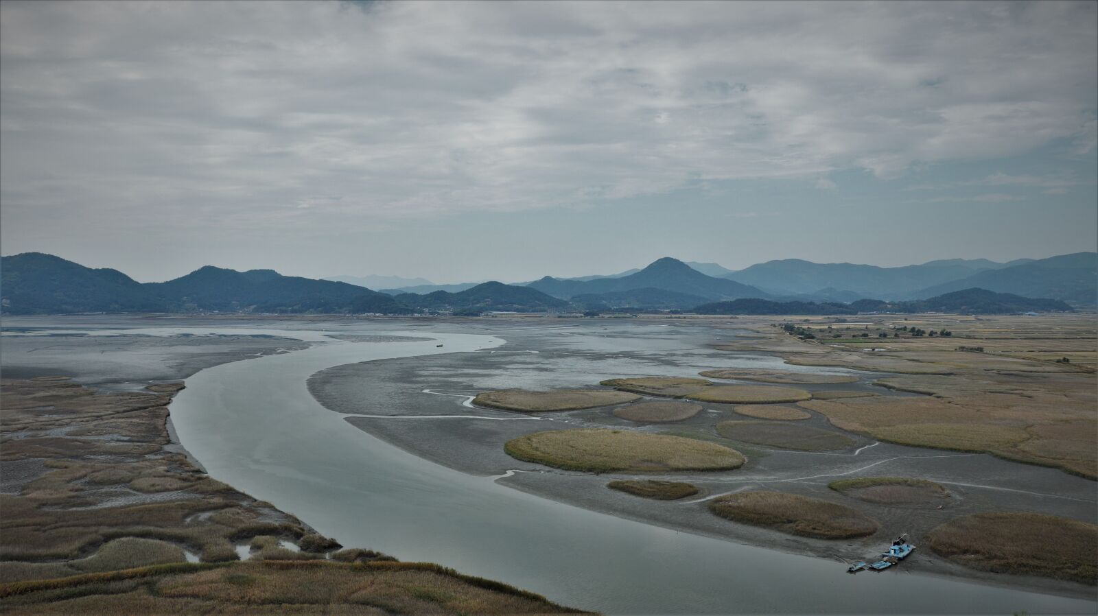 Canon EOS 800D (EOS Rebel T7i / EOS Kiss X9i) sample photo. River, tidal, dawn photography
