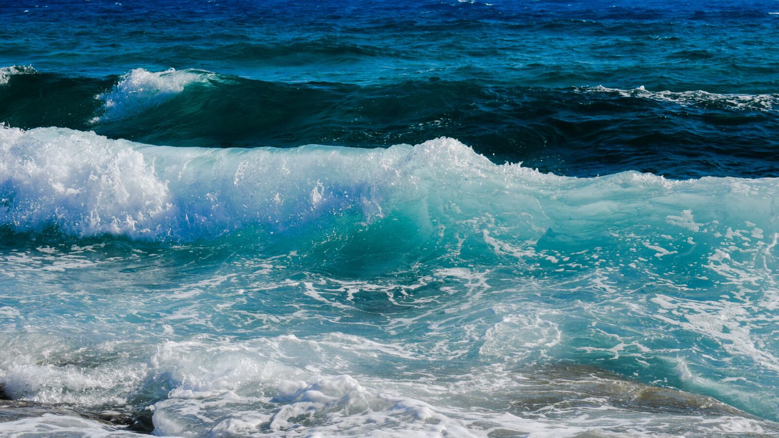 Nikon D3300 sample photo. Waves, smashing, foam photography