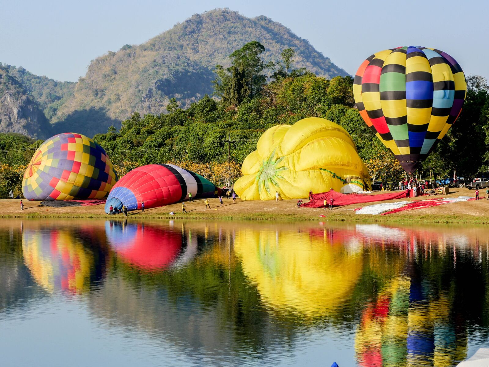 Panasonic Lumix DMC-GX85 (Lumix DMC-GX80 / Lumix DMC-GX7 Mark II) sample photo. Balloon, hot air balloon photography