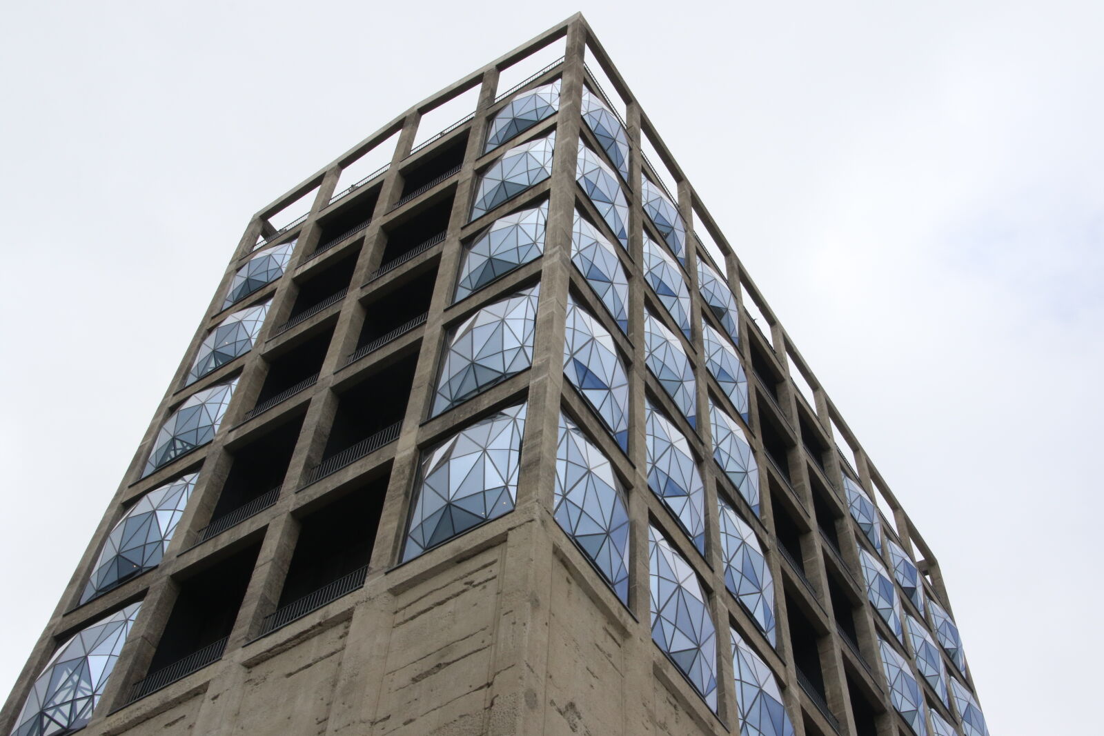 Canon EOS 7D Mark II sample photo. Architecture, block, engineering, glass photography