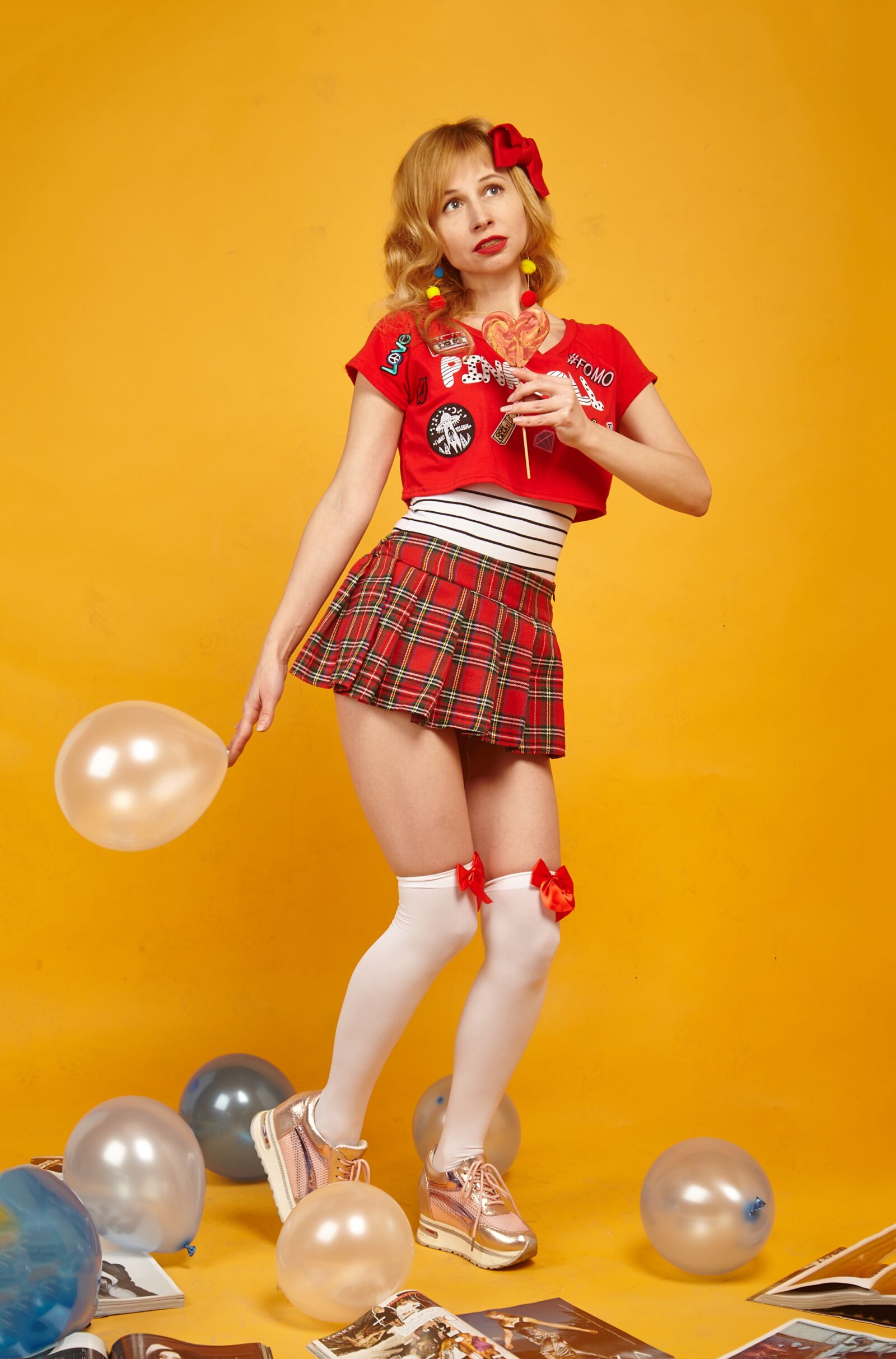 Canon EOS 5D Mark II sample photo. Baby doll, girl, balloons photography