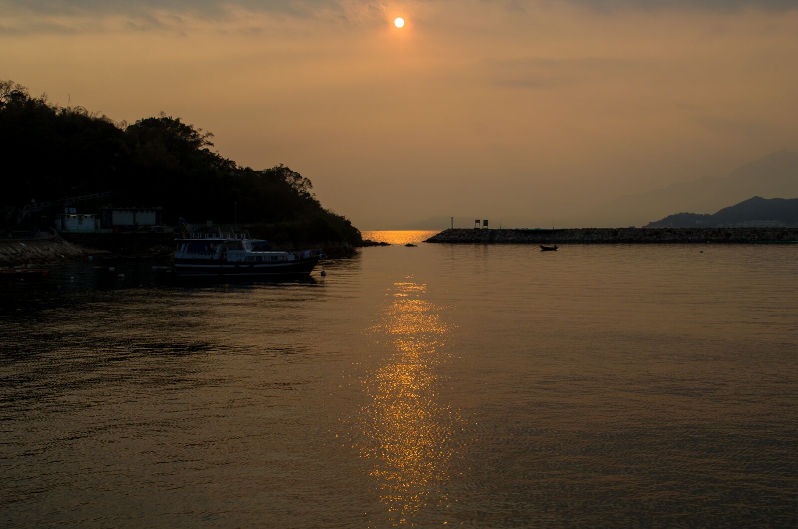 Nikon D5100 sample photo. Sunset, the water, afterglow photography