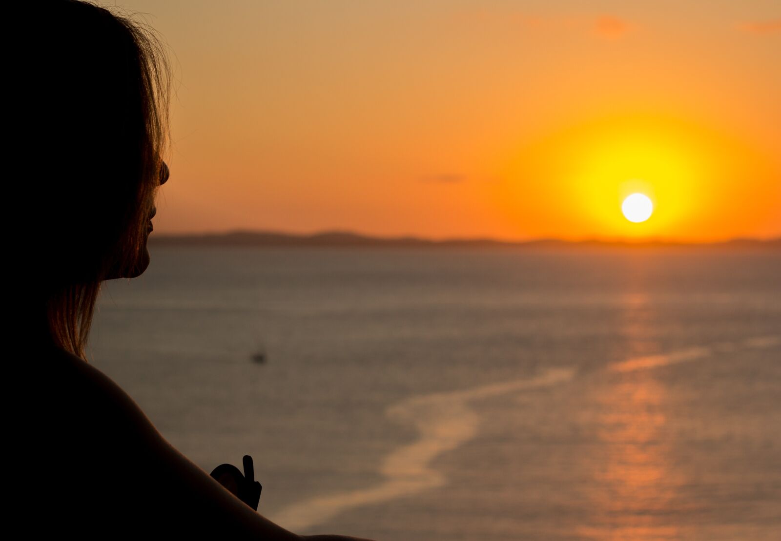 Canon EOS 60D + Canon EF 50mm F1.8 II sample photo. Sunset, woman, river photography