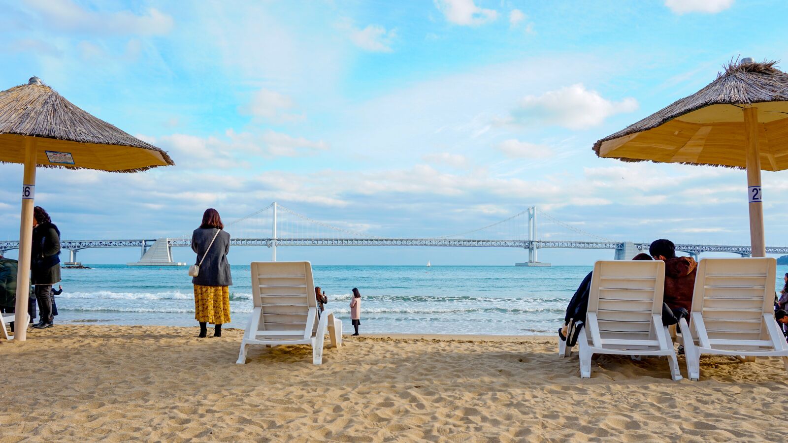 Sony a6000 sample photo. Parasols, beaches, sandy beaches photography