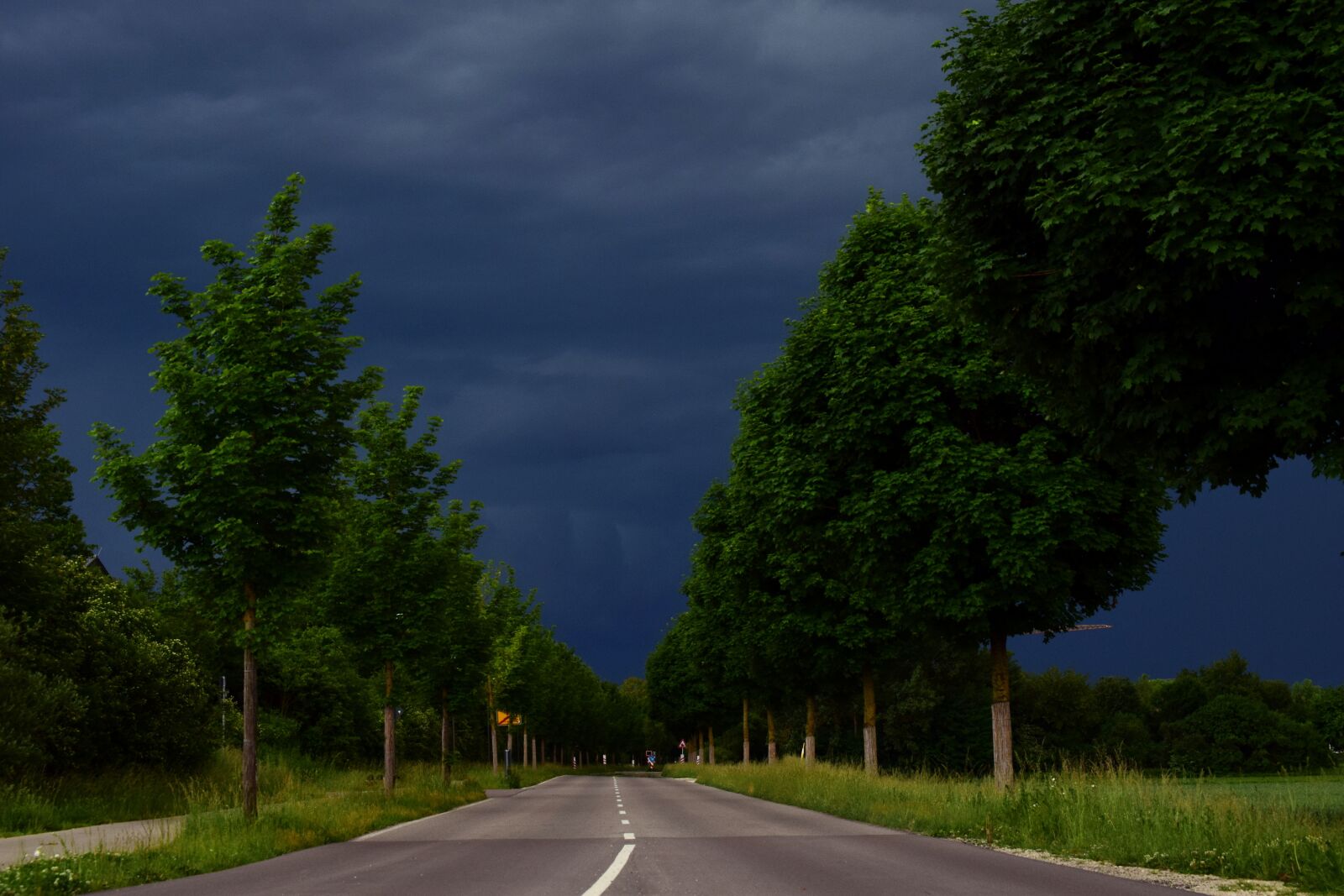 Nikon D3300 sample photo. Road, clouds, storm photography