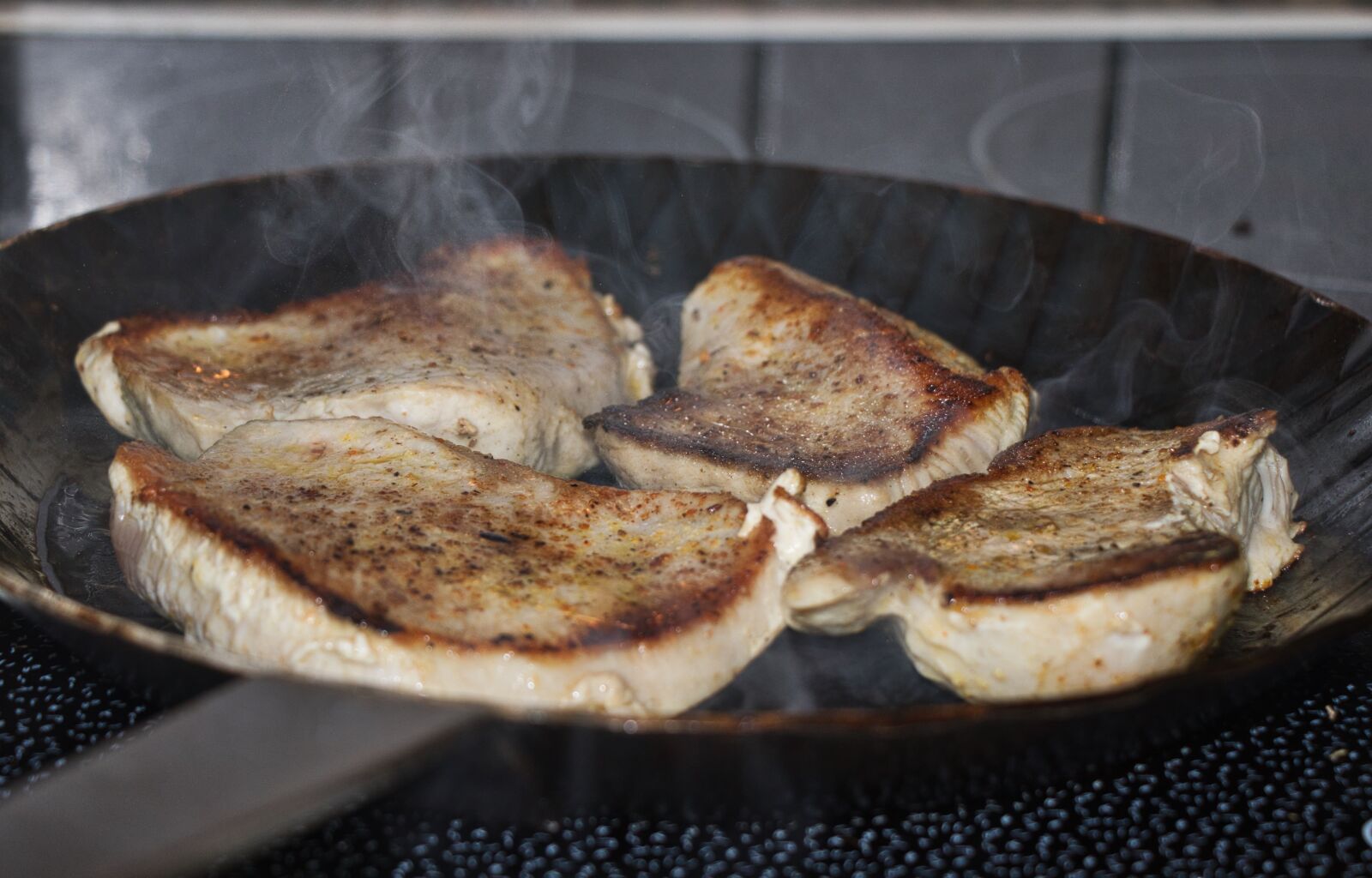 Canon EF-S 18-135mm F3.5-5.6 IS USM sample photo. Food, gourmet, meal photography