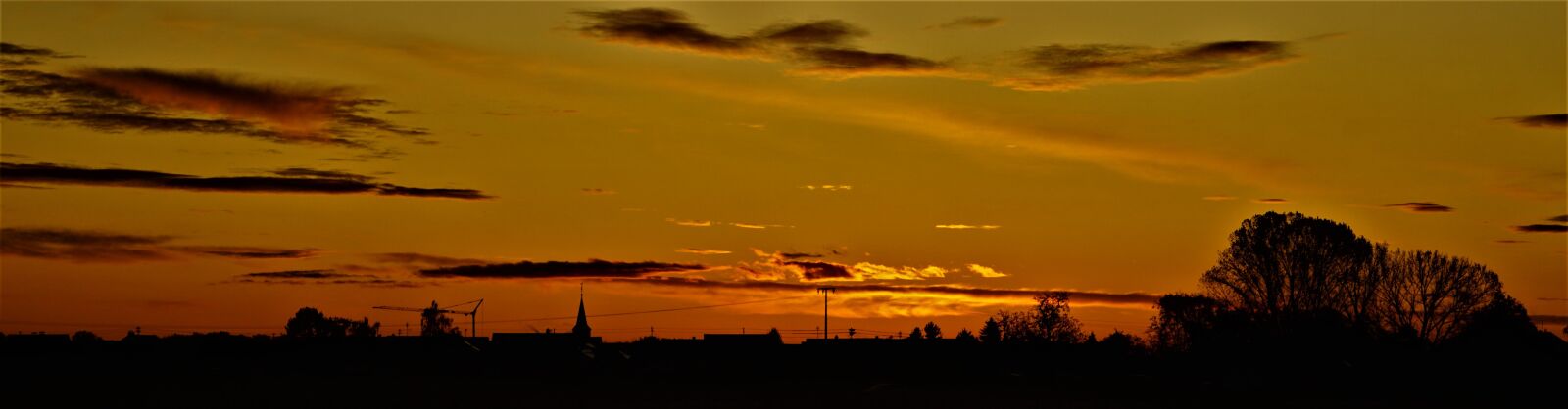 Sony FE 50mm F1.8 sample photo. Sunrise, skyline, rising sun photography