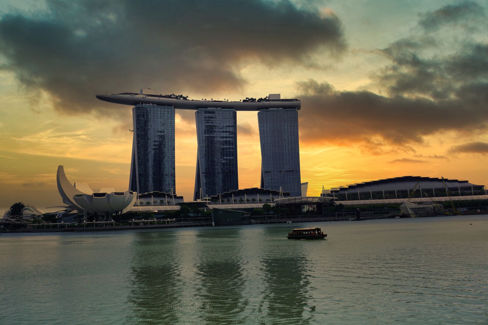Sony a6000 sample photo. Singapore, marina bay, hotel photography