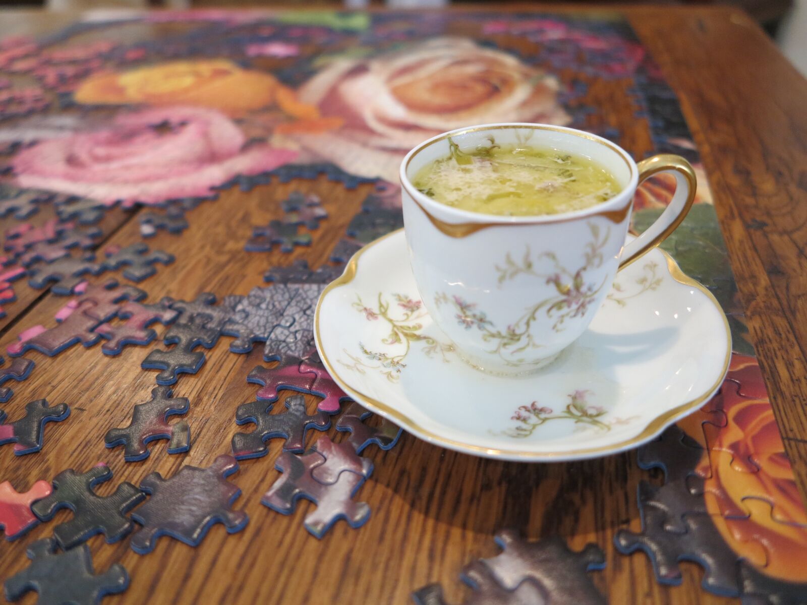 Canon PowerShot G1 X sample photo. Tea, teacup, roses photography