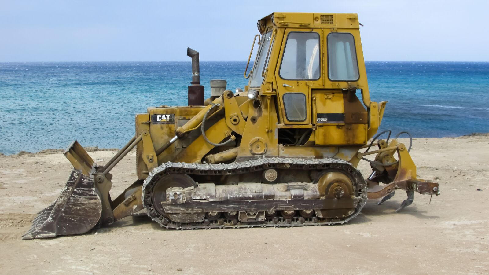 Canon PowerShot SX400 IS sample photo. Bulldozer, heavy machine, construction photography