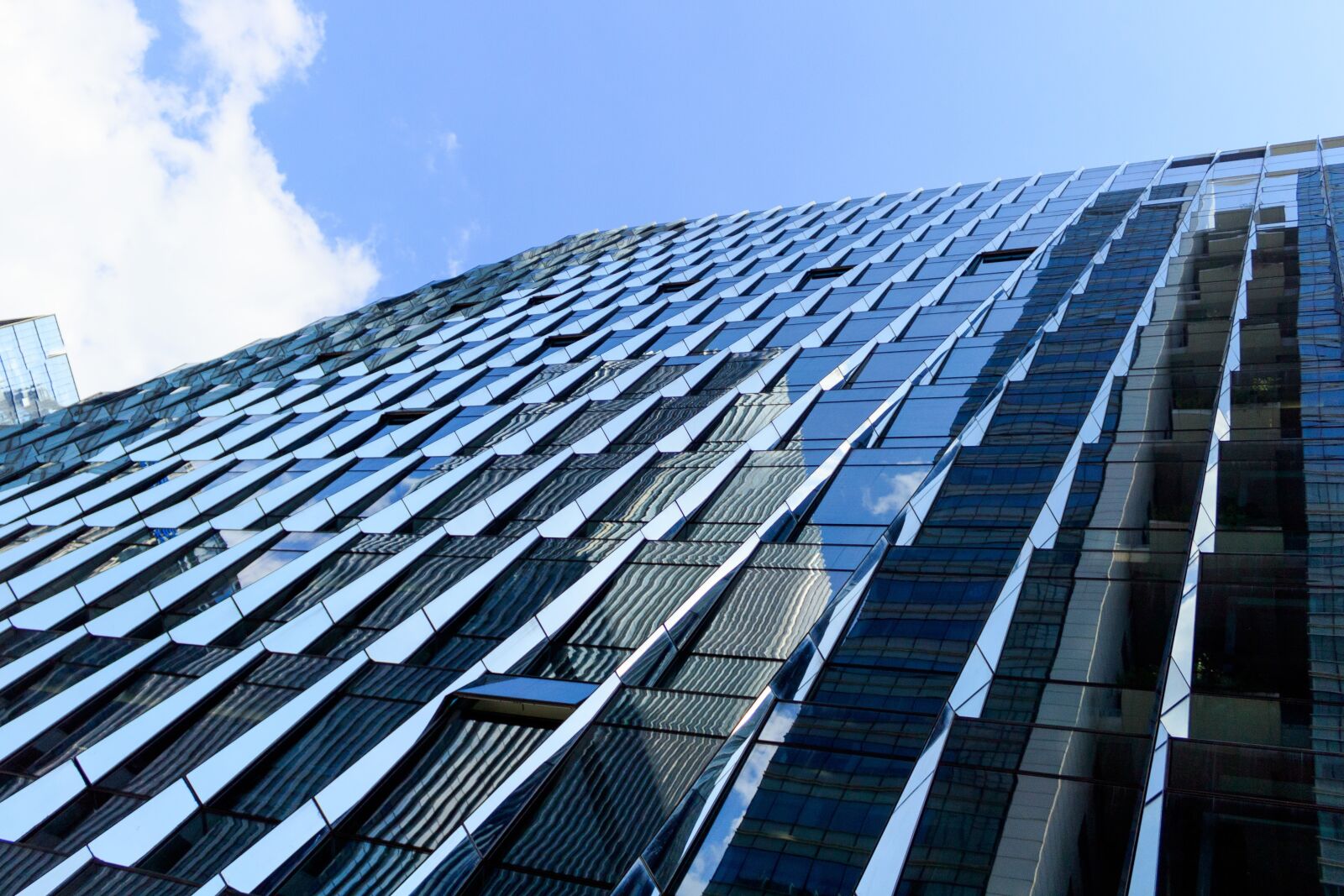 Canon EOS 1300D (EOS Rebel T6 / EOS Kiss X80) sample photo. Building, high building, sky photography