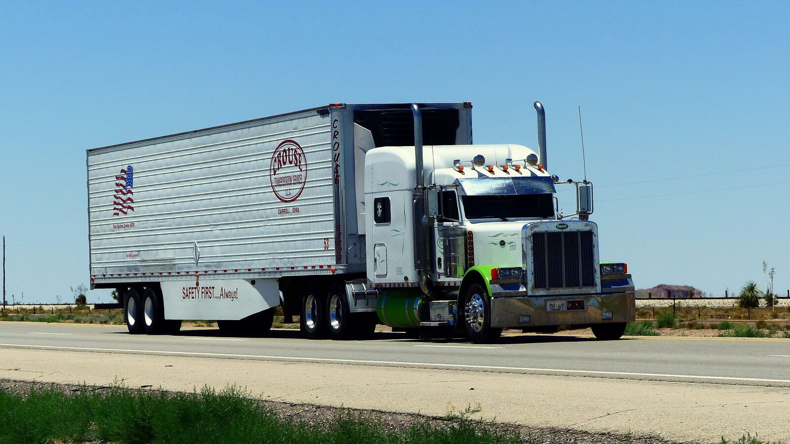 Panasonic Lumix DMC-FZ200 sample photo. Truck, transport, american photography