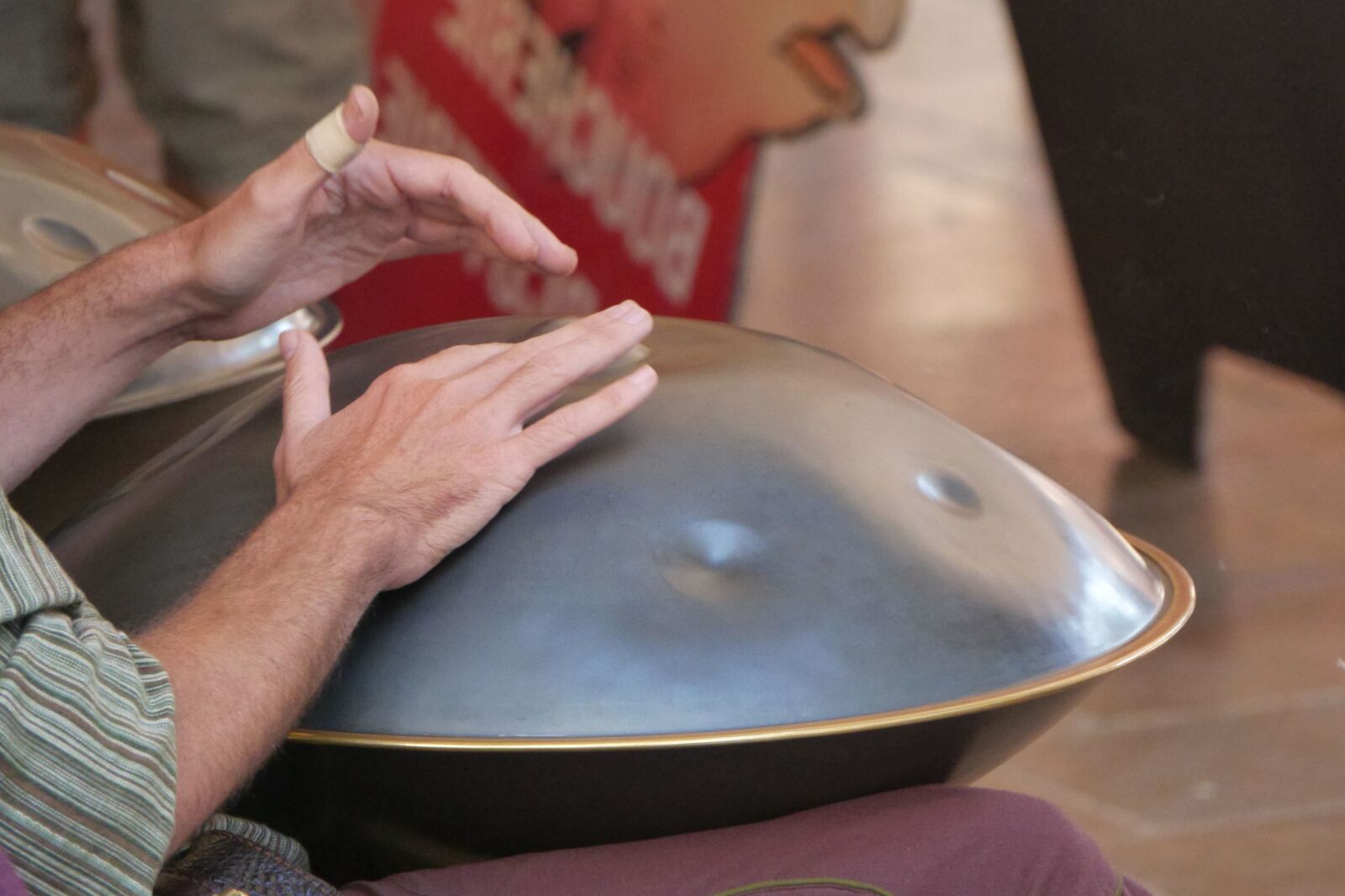 Panasonic Lumix DMC-GH3 sample photo. Music, instrument, acoustic, hand photography