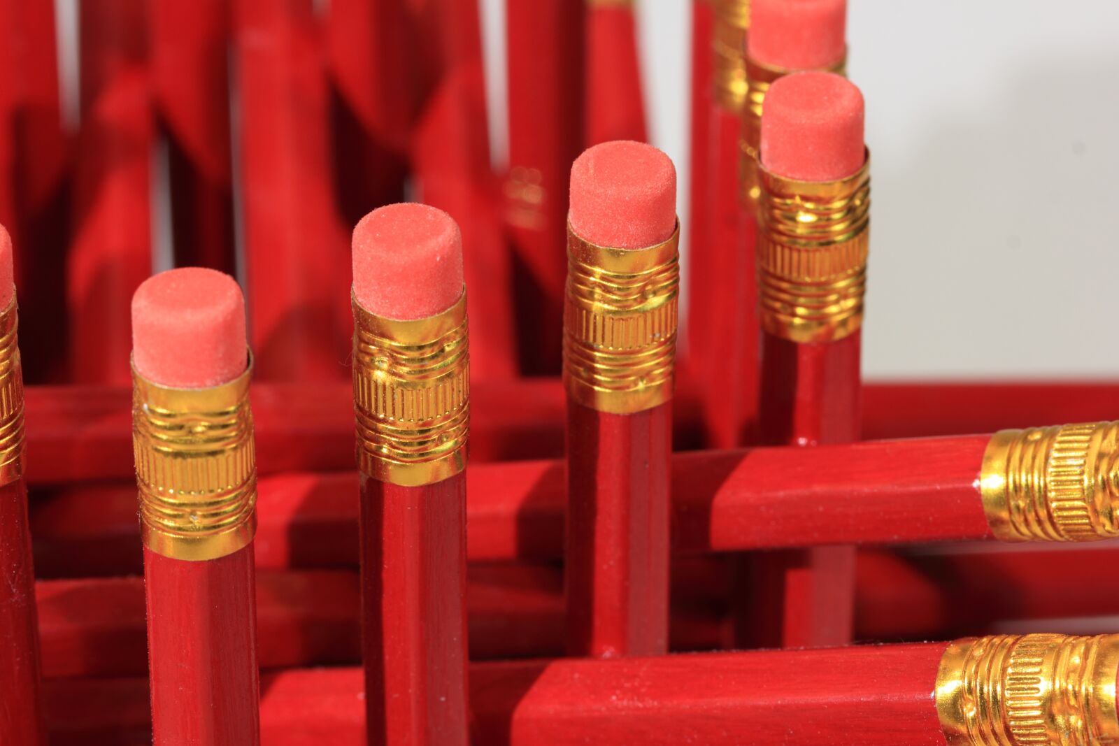 Canon EOS 550D (EOS Rebel T2i / EOS Kiss X4) sample photo. Pencil, superglue, pointless photography