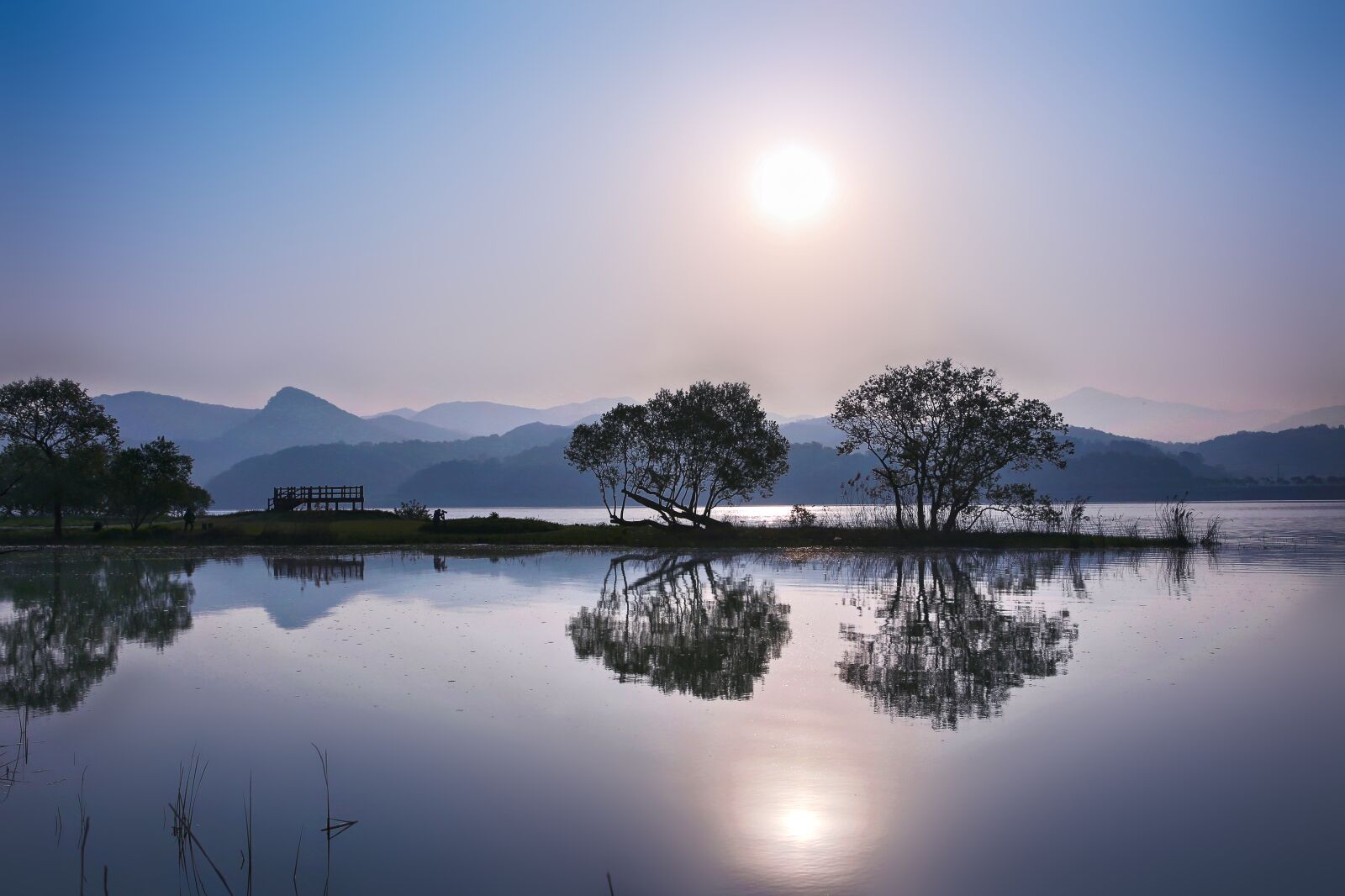 Canon EOS 5D Mark III sample photo. Sunrise, lake, river photography