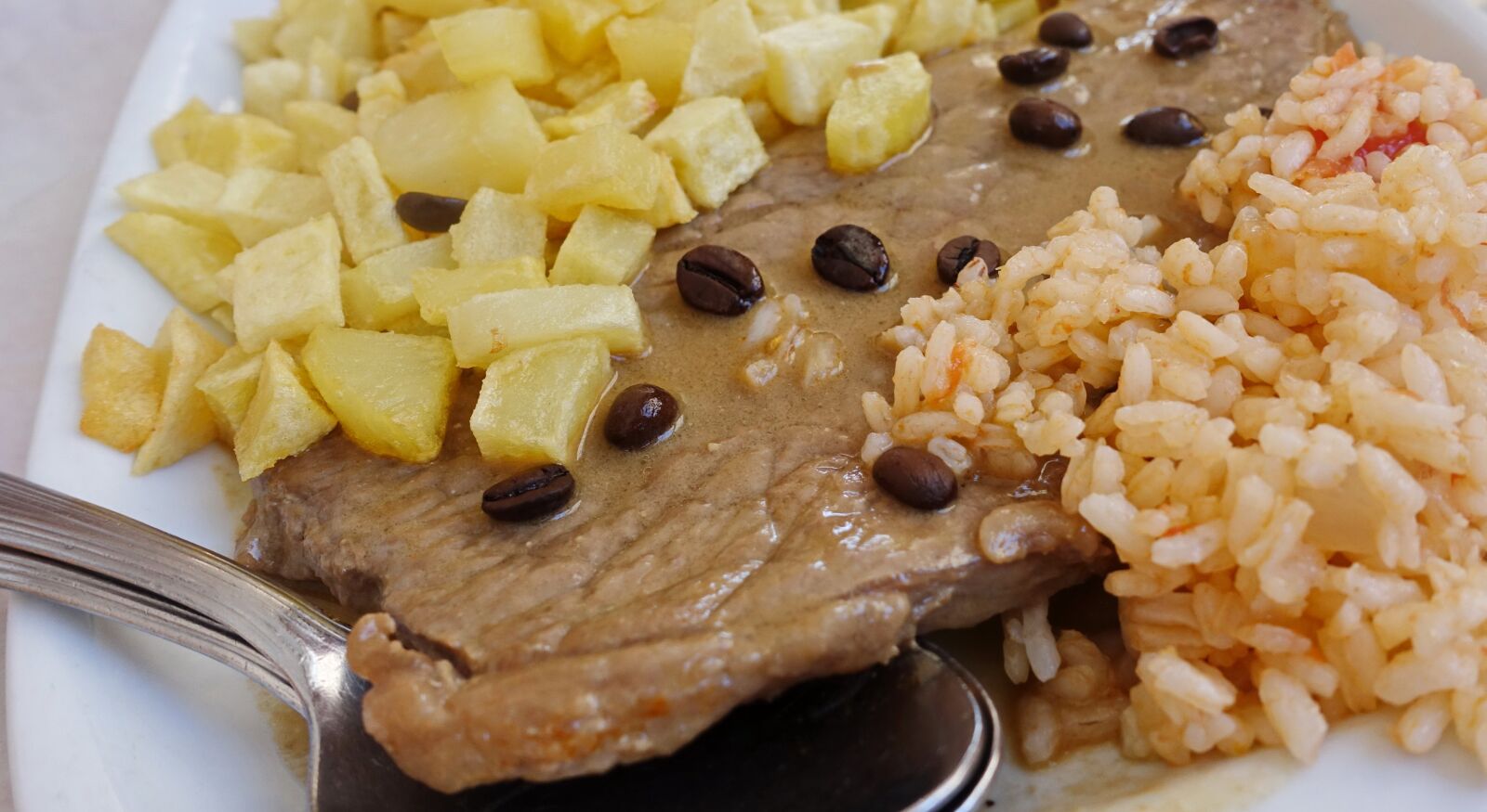 Sony Cyber-shot DSC-RX100 IV sample photo. Veal, coffee beans, fried photography
