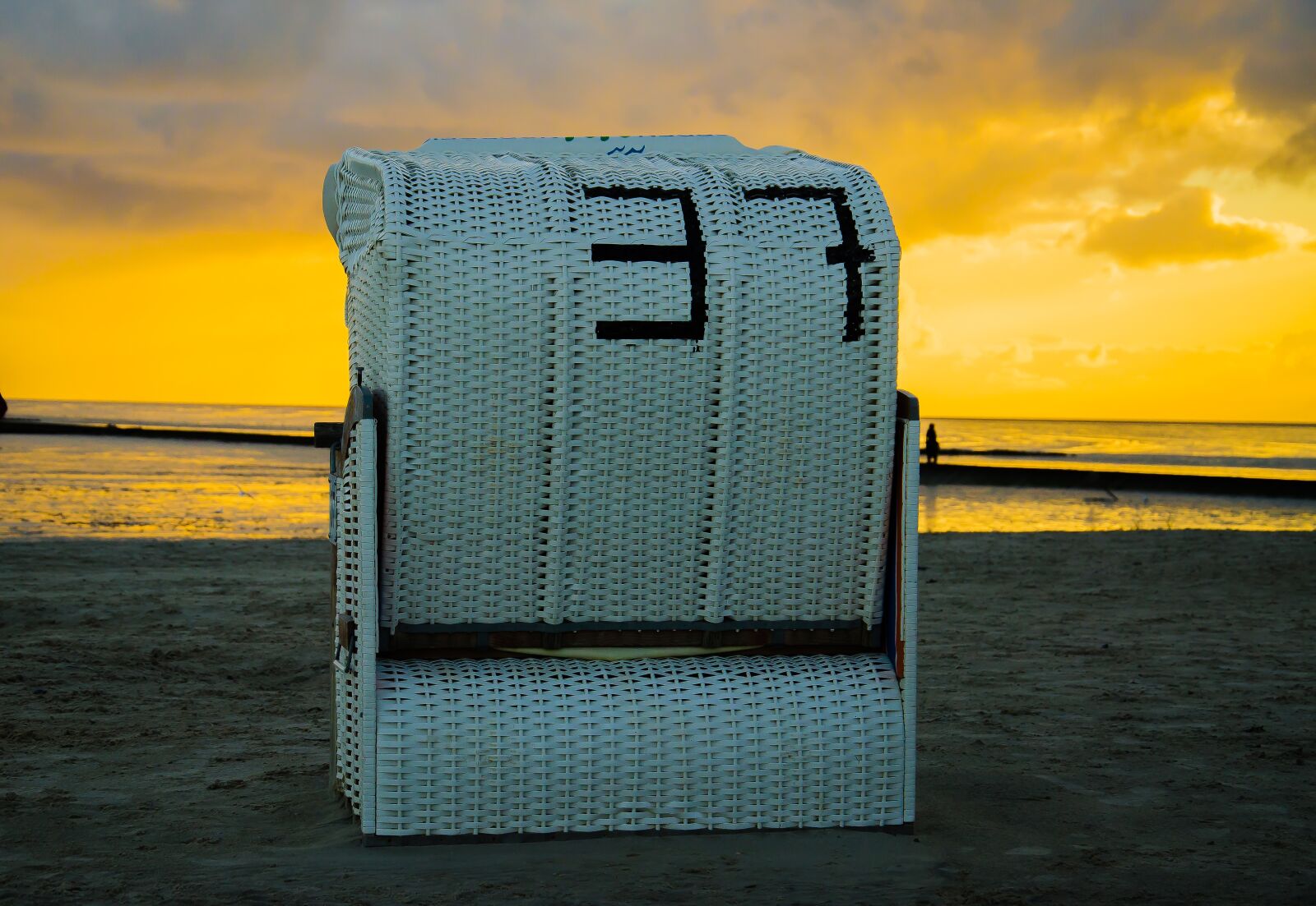 Nikon D5100 sample photo. Sunrise, sunset, beach chair photography