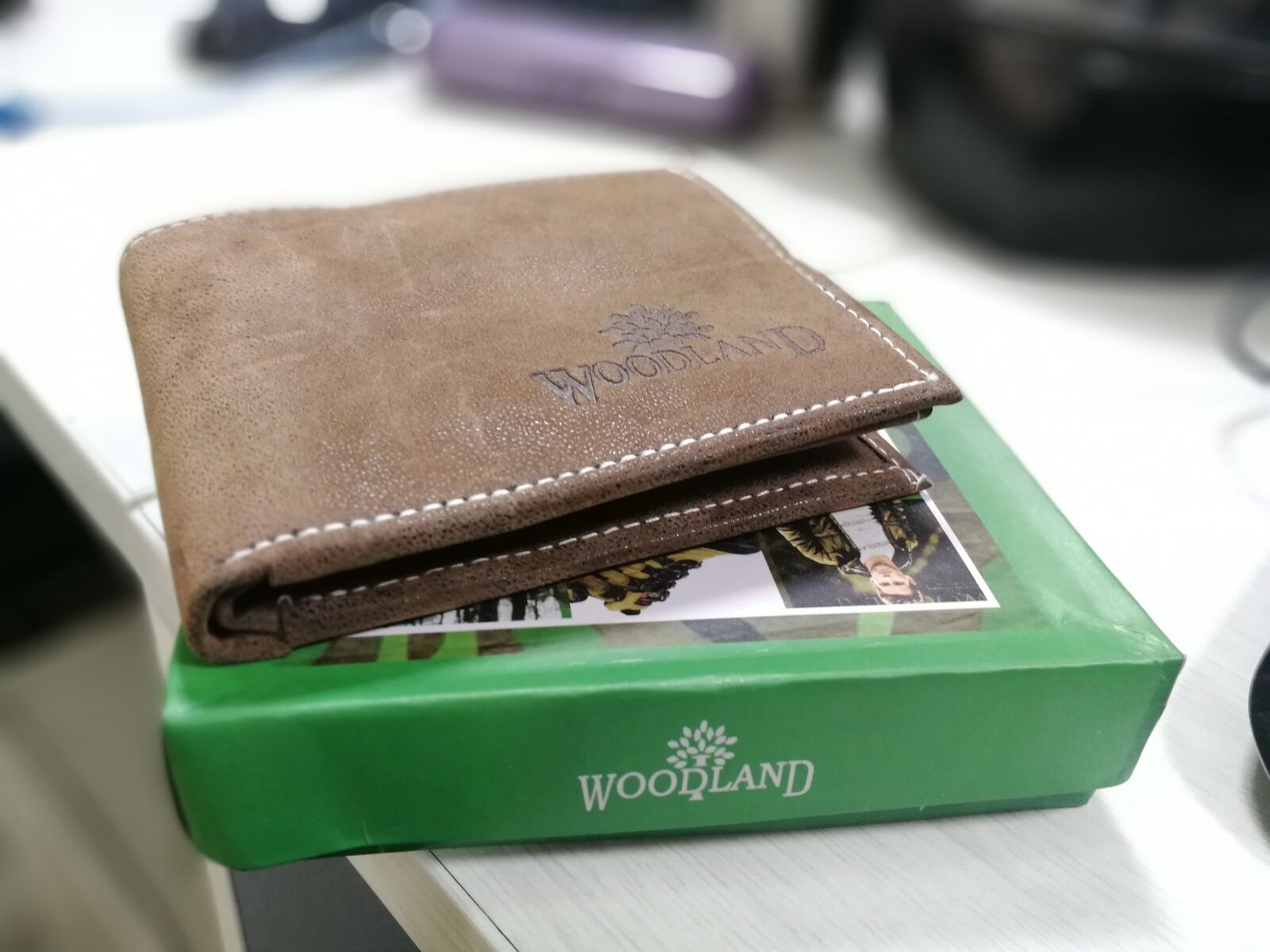HUAWEI Honor 8 Pro sample photo. Woodland wallet, business, money photography
