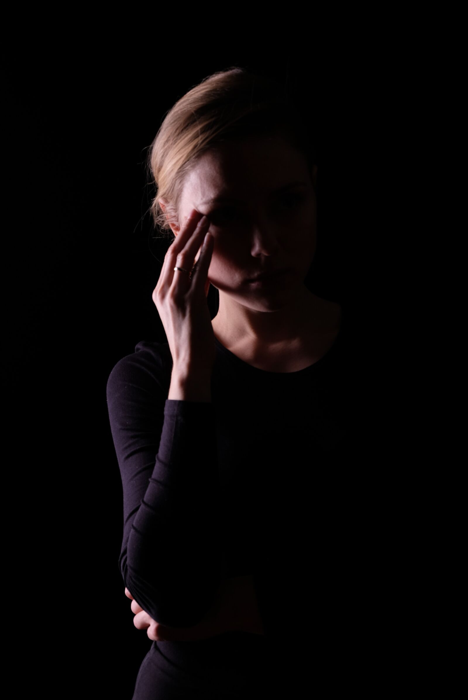 Fujifilm X-T20 + Fujifilm XC 16-50mm F3.5-5.6 OIS II sample photo. Emotion, girl, psychology photography