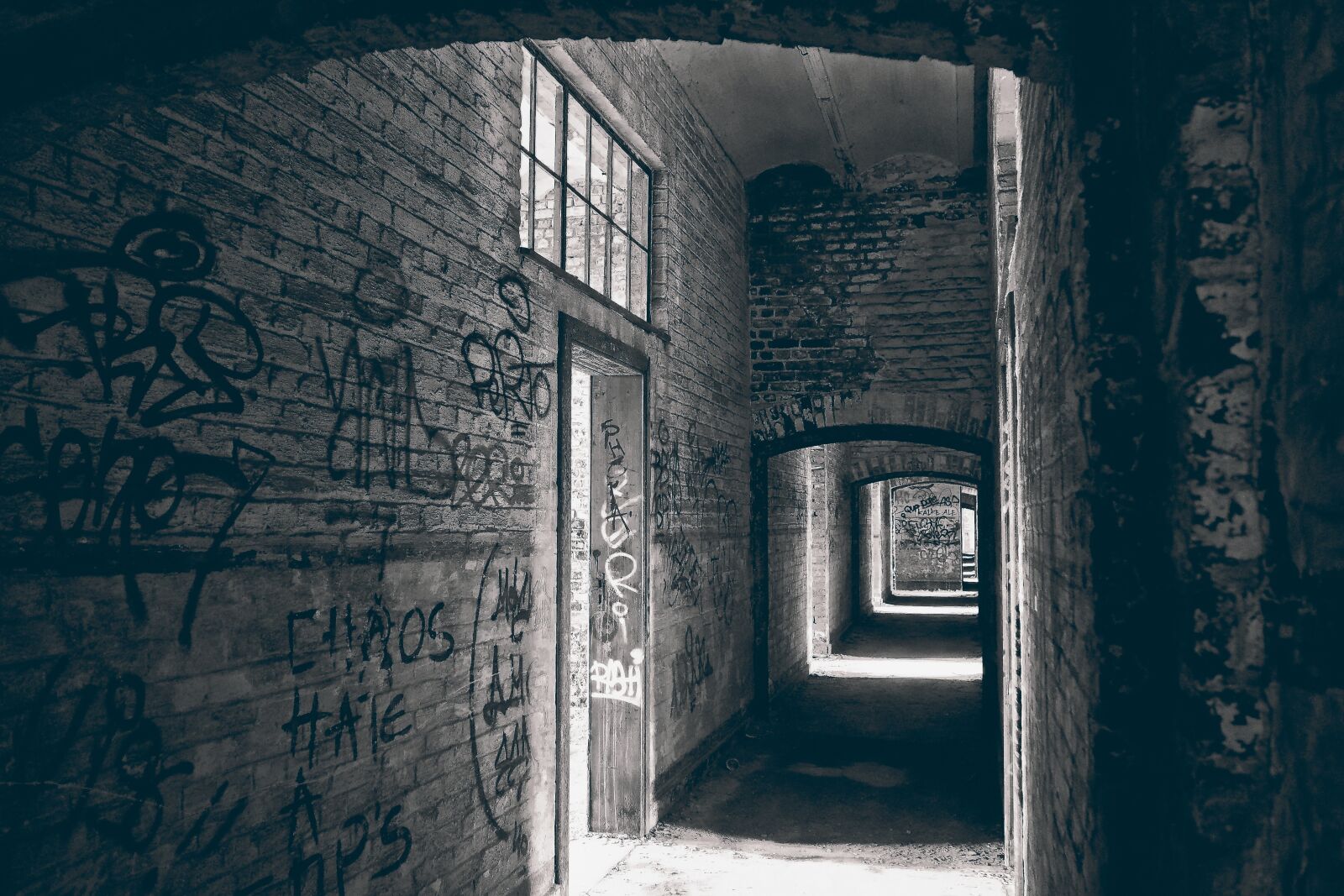 Olympus OM-D E-M10 sample photo. Lost places, building, abandoned photography