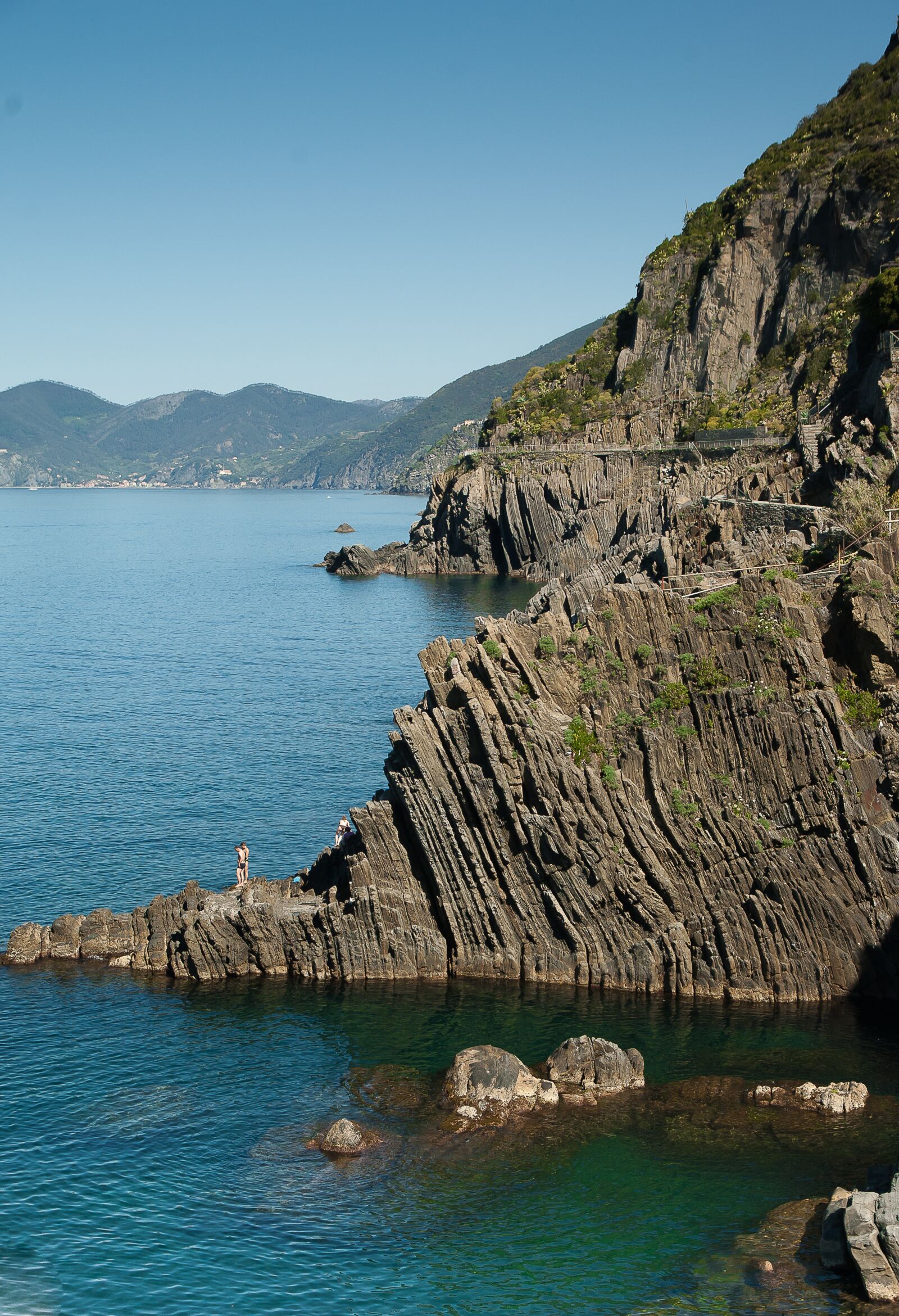 Pentax K10D sample photo. "Italy, cinque terre, cliffs" photography