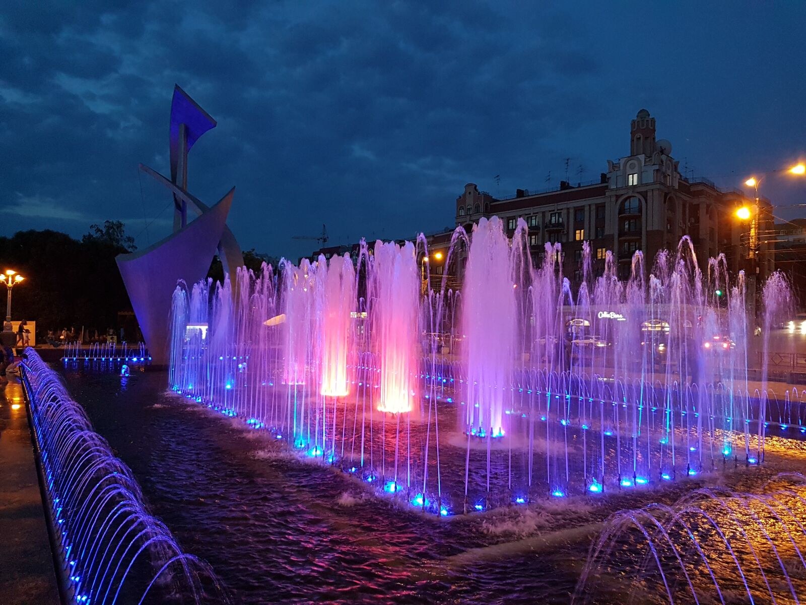 Samsung Galaxy S7 Edge sample photo. Samara, quay, fountain photography