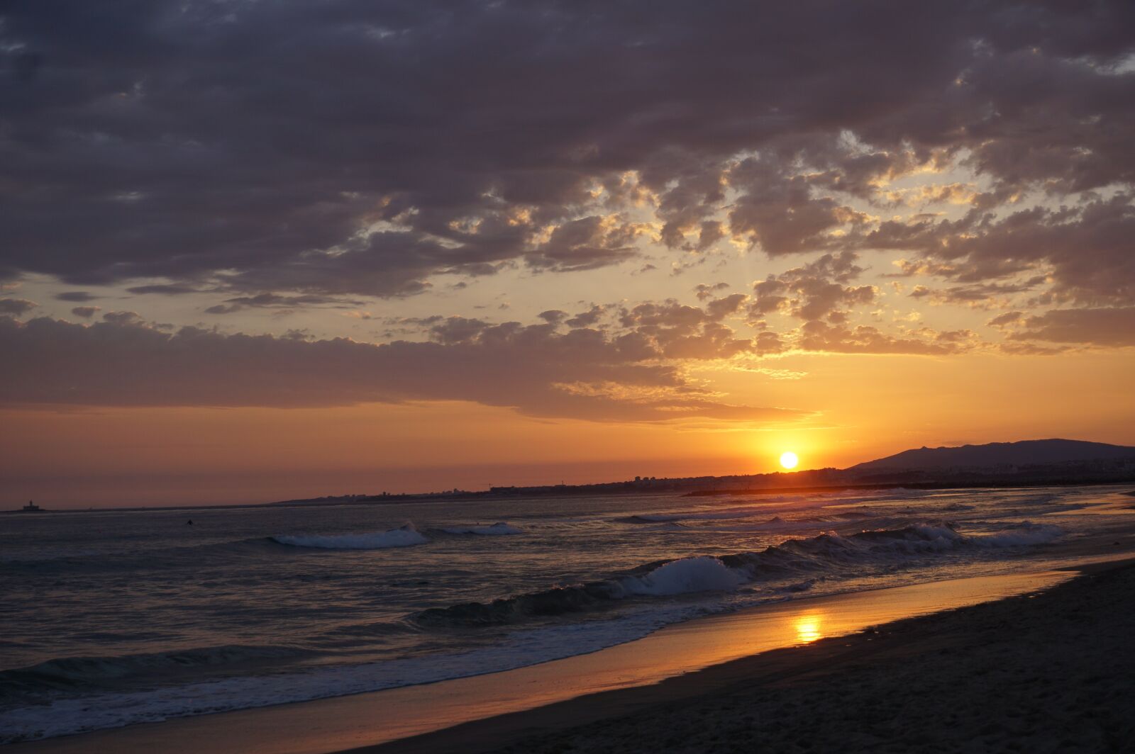 Sony E 16-50mm F3.5-5.6 PZ OSS sample photo. Sunset, beach, ocean photography