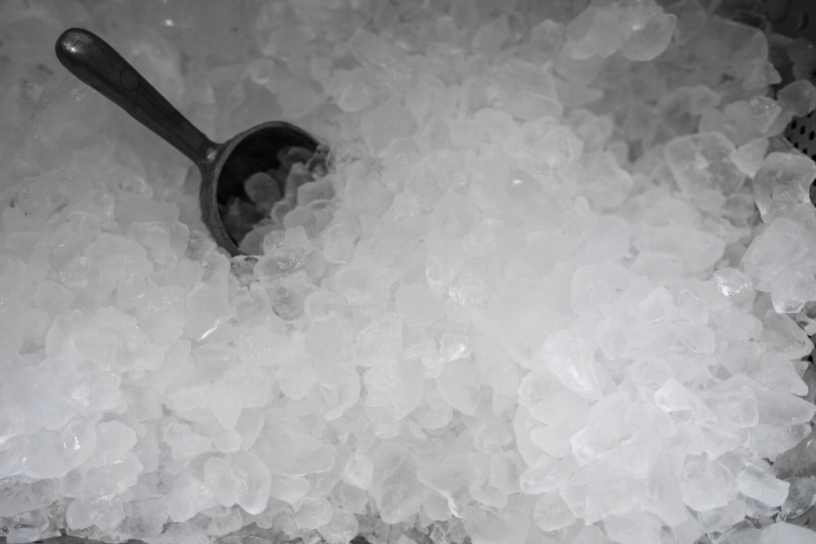 Fujifilm X-T2 + Fujifilm XF 16mm F1.4 R WR sample photo. Ice, crushed ice, cold photography