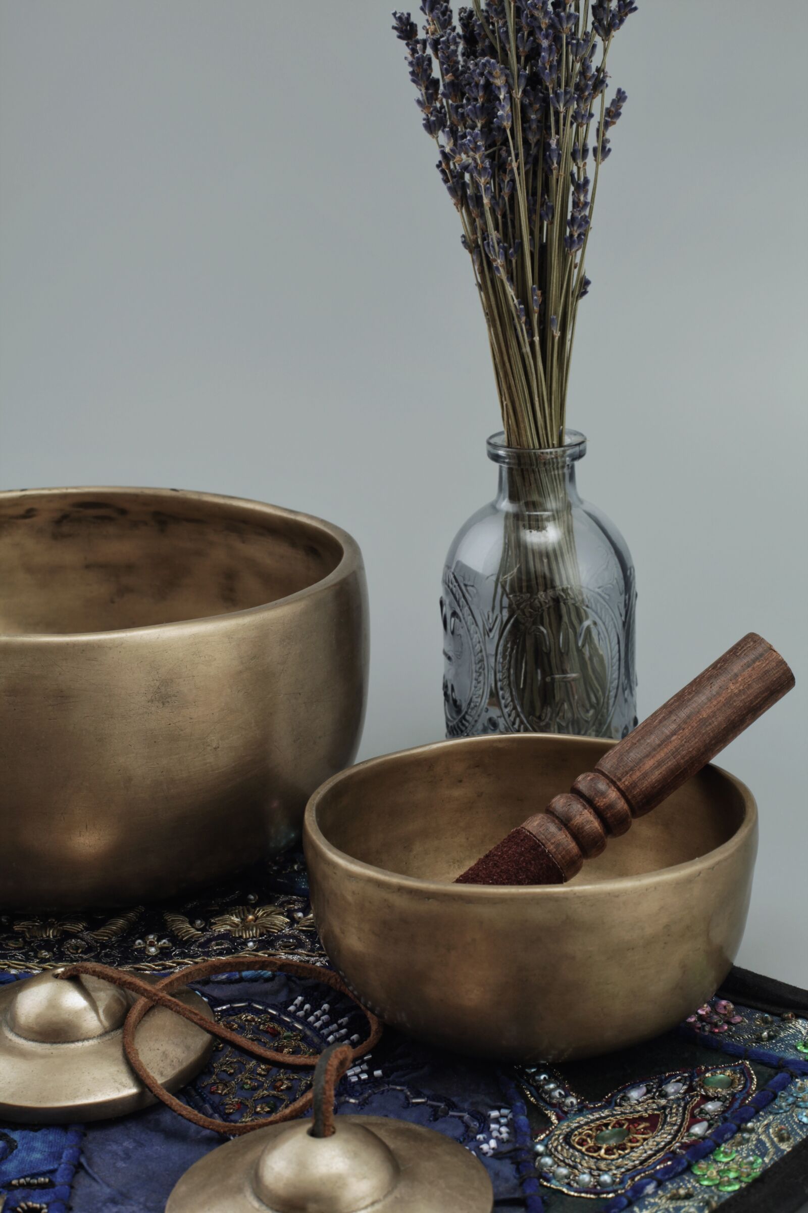 Canon EOS 5D Mark II sample photo. Singing bowls, tingsha, buddhism photography