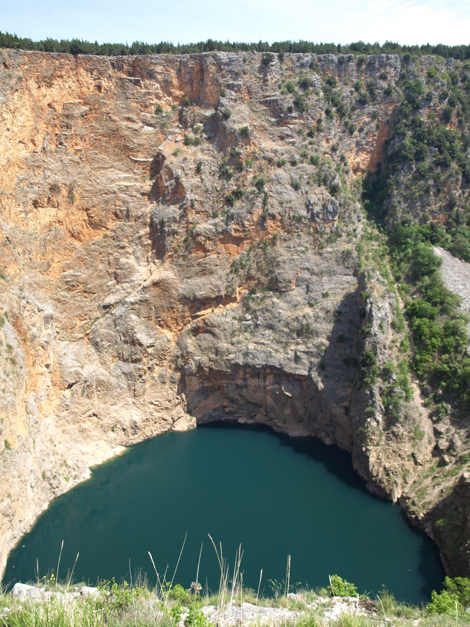 Olympus E-510 (EVOLT E-510) sample photo. Red lake, croatia, red photography