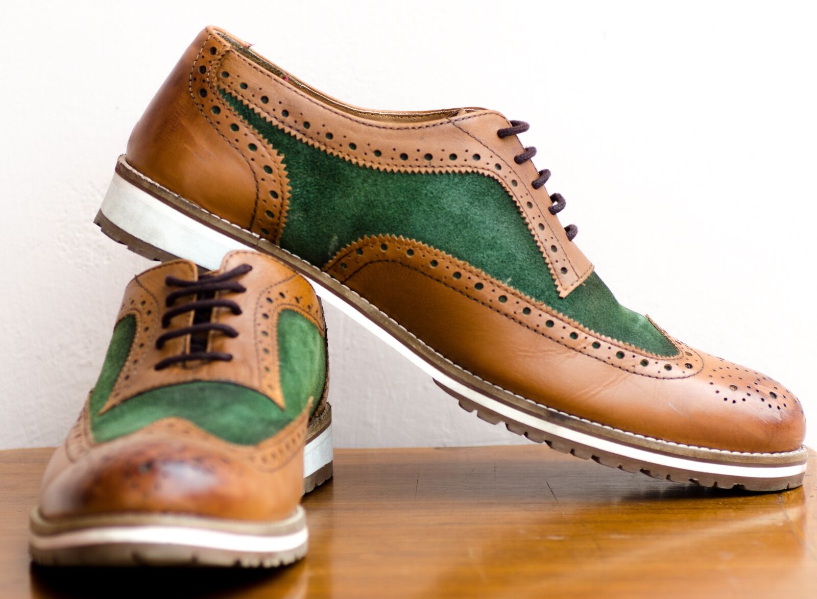 Nikon D7000 sample photo. Oxford, shoes, leather photography