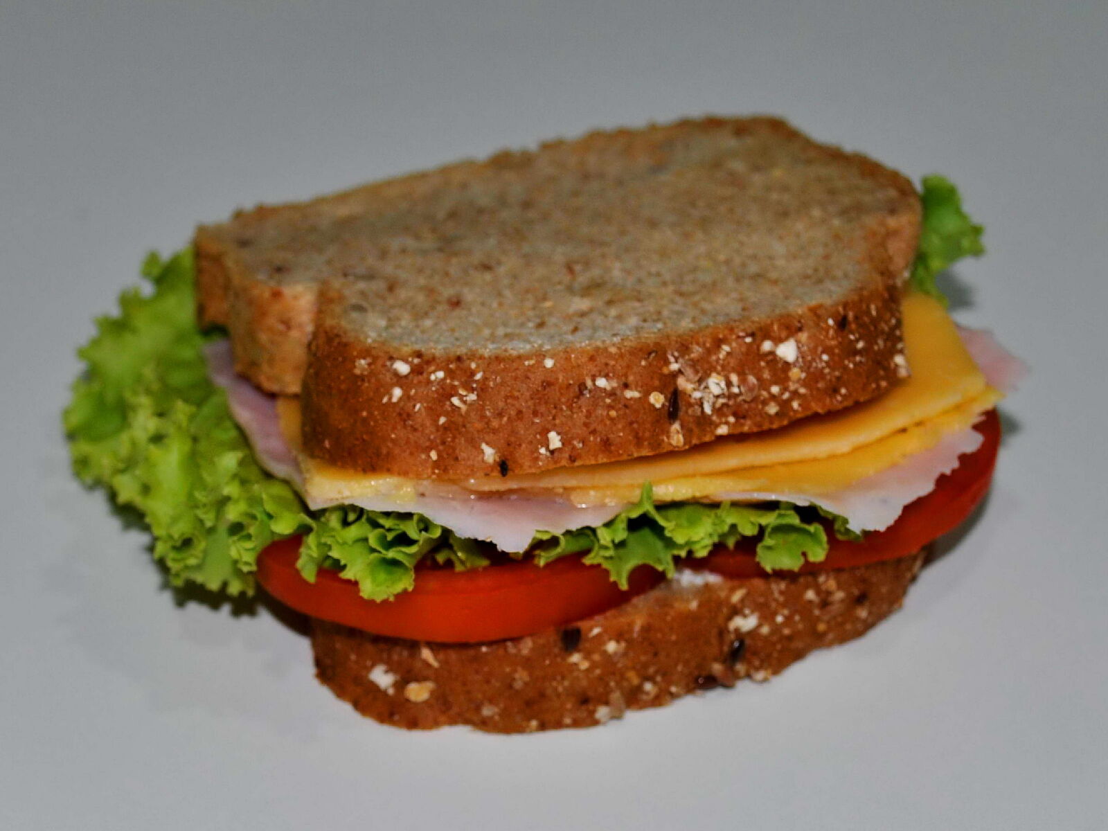 Nikon D5000 sample photo. Sandwich, bread, tomato, salad photography