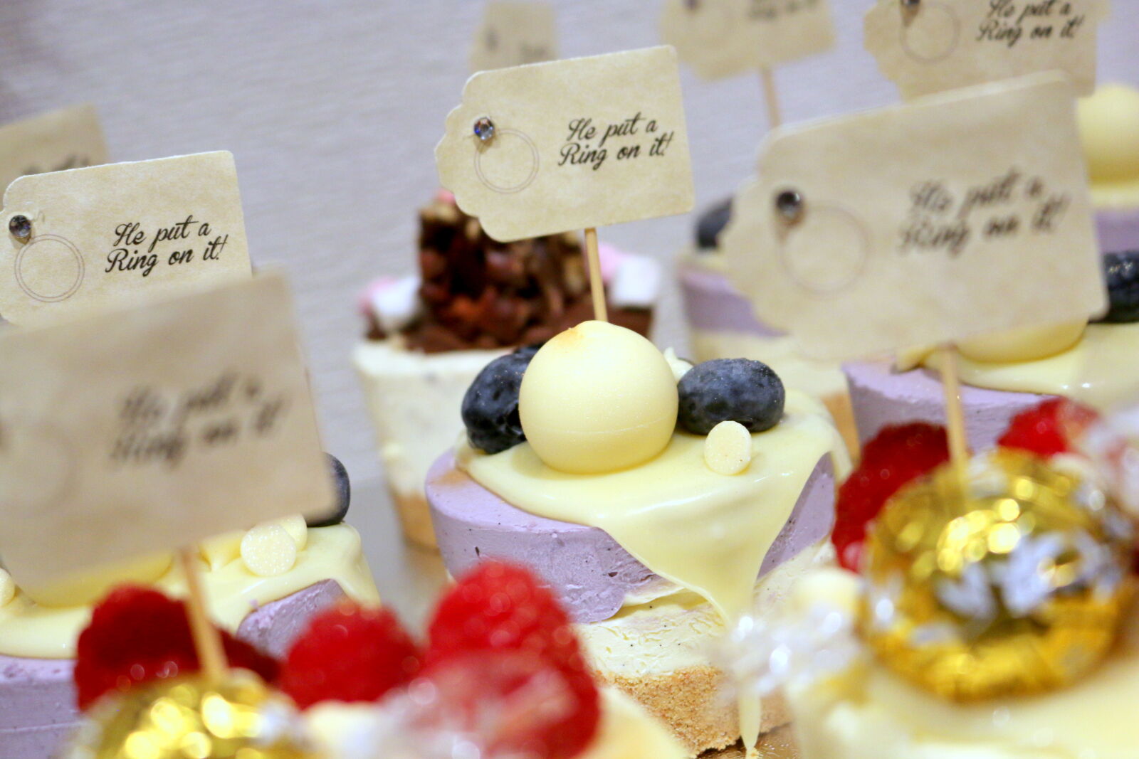 Canon EOS 70D + Canon EF-S 18-55mm F3.5-5.6 IS STM sample photo. Cake photography