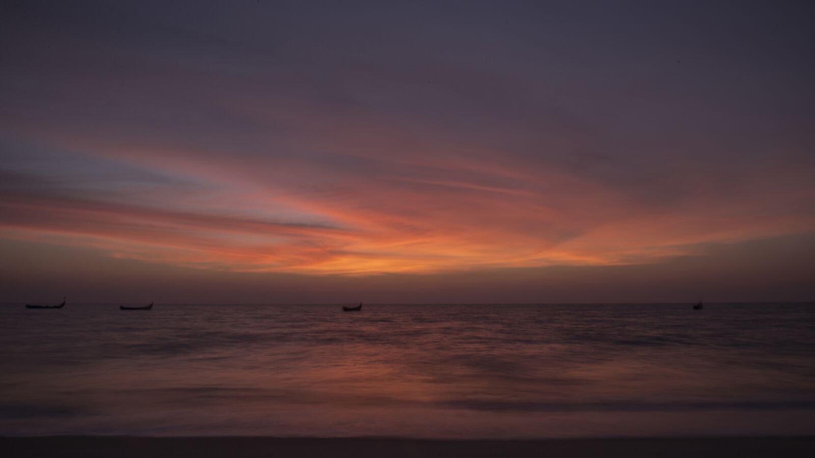 Canon EF 24-70mm F4L IS USM sample photo. Sunset, dusk, evening photography
