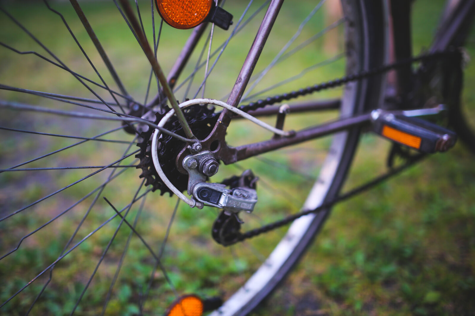 Canon EOS 6D + Sigma 35mm F1.4 DG HSM Art sample photo. Bicycle, derailleur photography