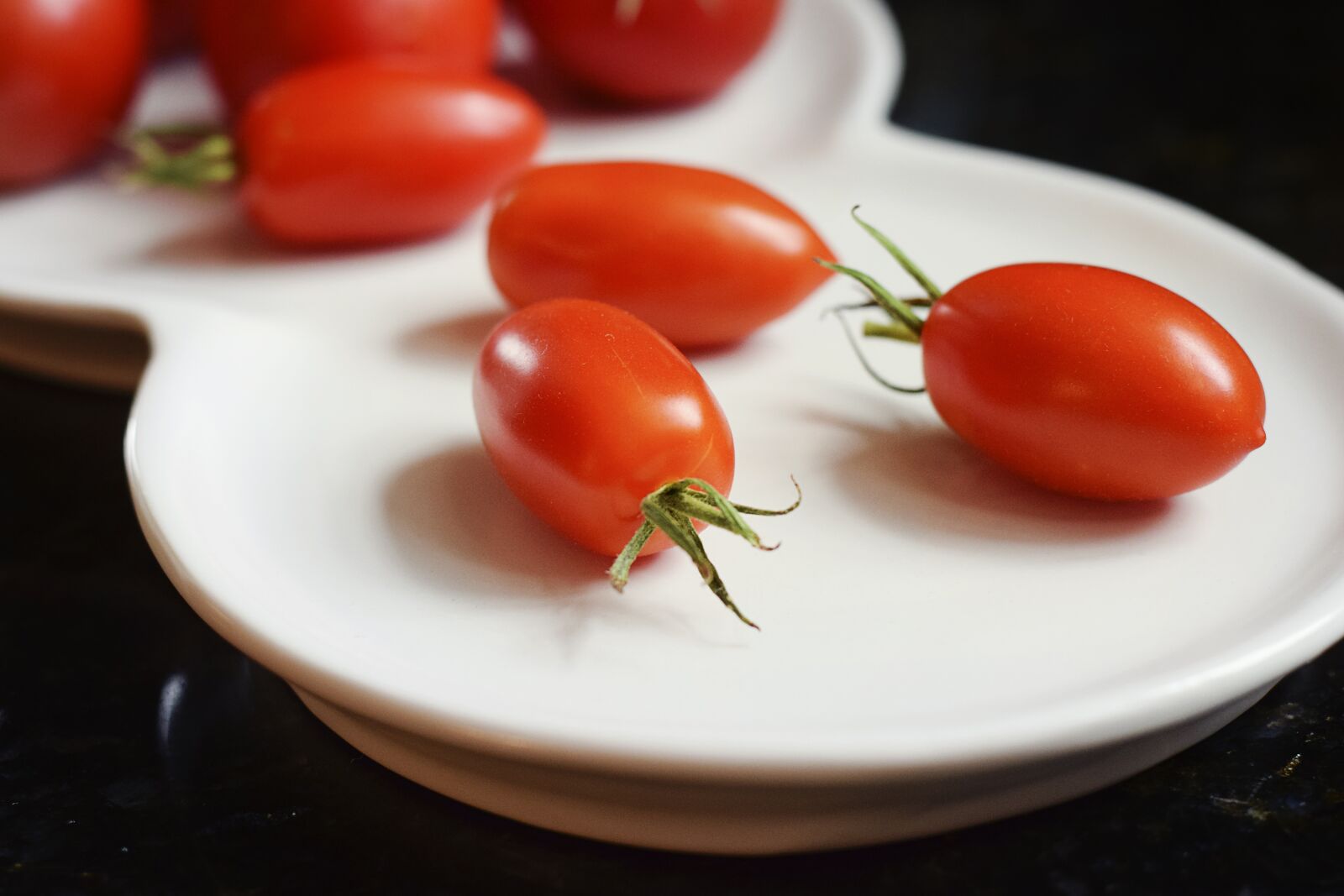 Nikon D5300 sample photo. Cherry tomatoes, tomatoes, garden photography