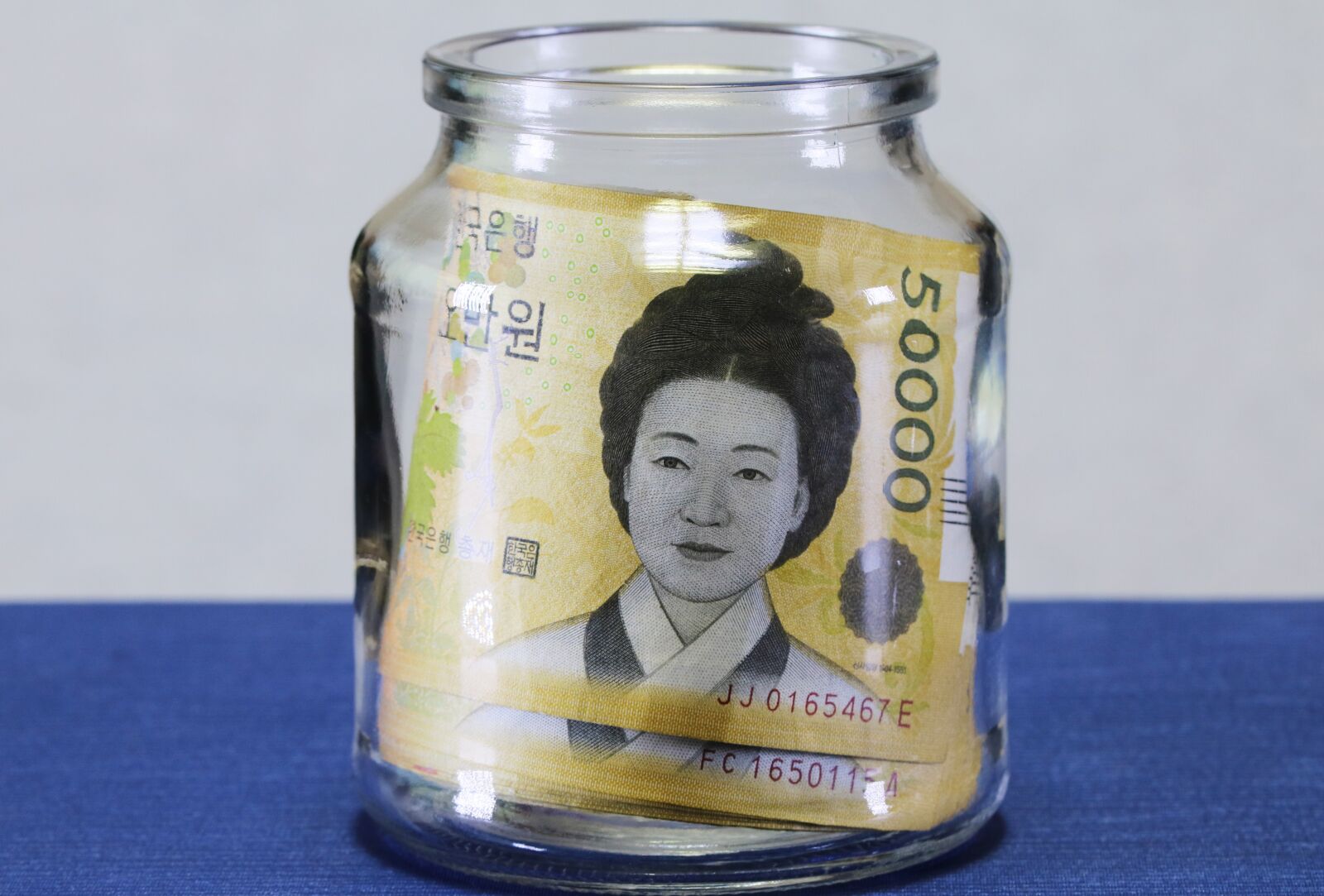 Canon EOS 750D (EOS Rebel T6i / EOS Kiss X8i) sample photo. Don, money, currency photography