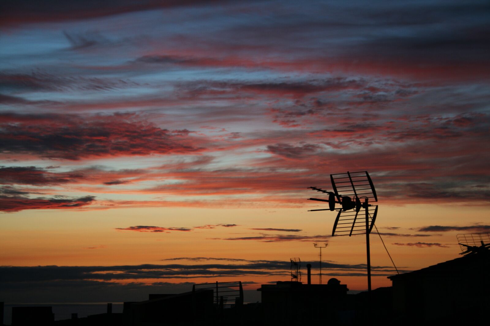 Canon EOS 400D (EOS Digital Rebel XTi / EOS Kiss Digital X) sample photo. Tenerife, sunset, clouds photography