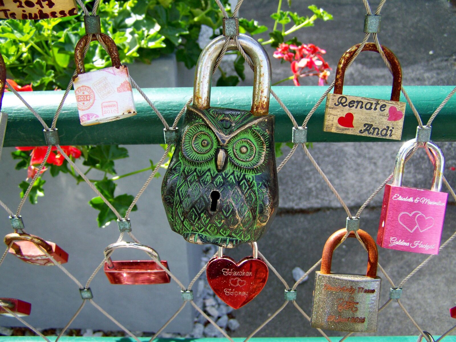 Kodak EASYSHARE ZD710 ZOOM DIGITAL CAMERA sample photo. Love lock, symbol, loyalty photography